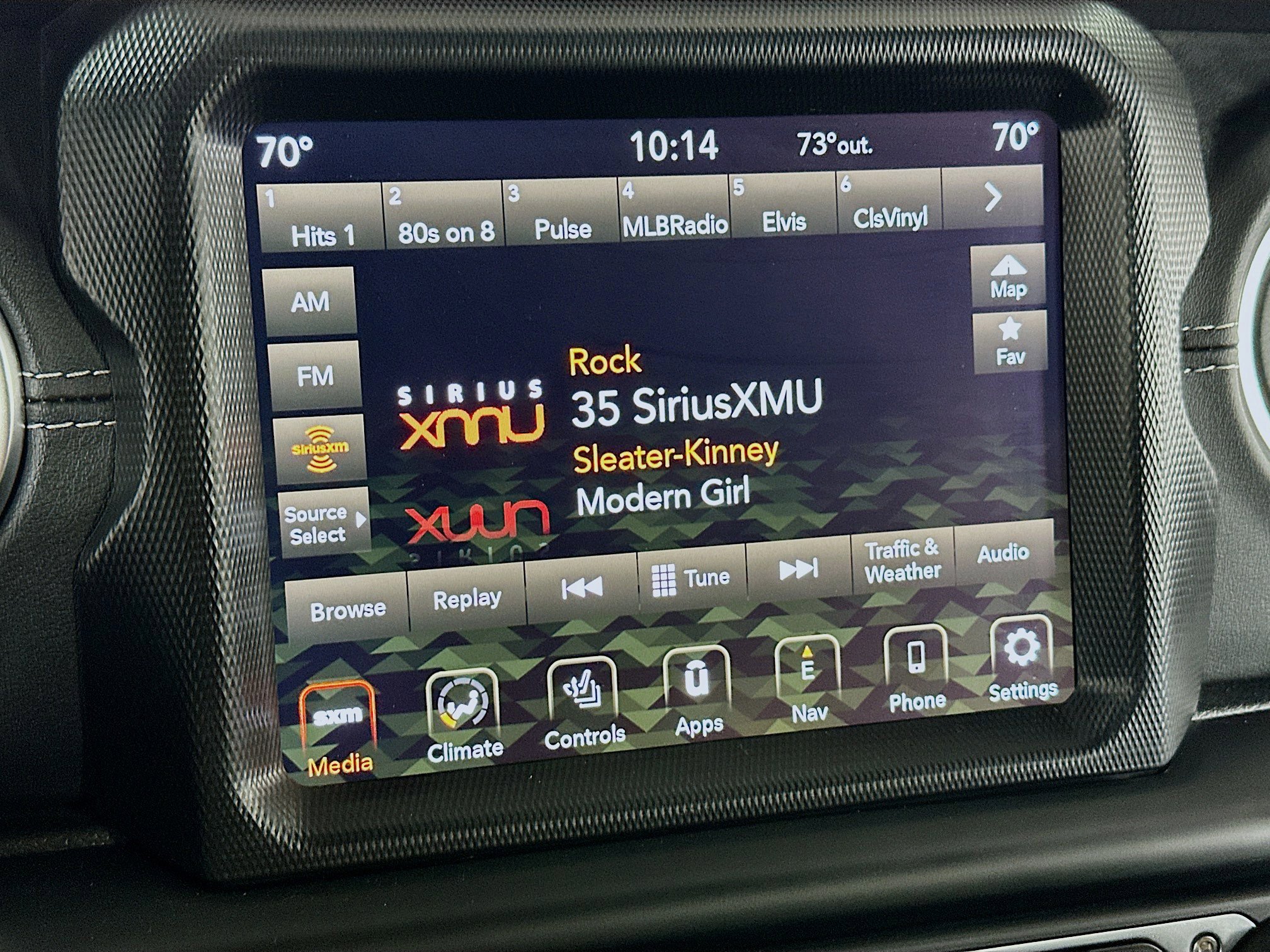 Used 2023 Jeep Wrangler Sahara w/ Cold Weather Group image 21