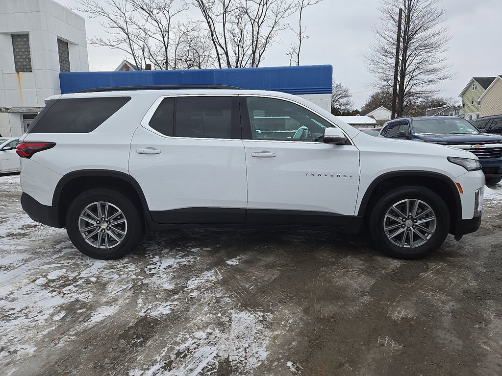 Used 2023 Chevrolet Traverse LT image 9