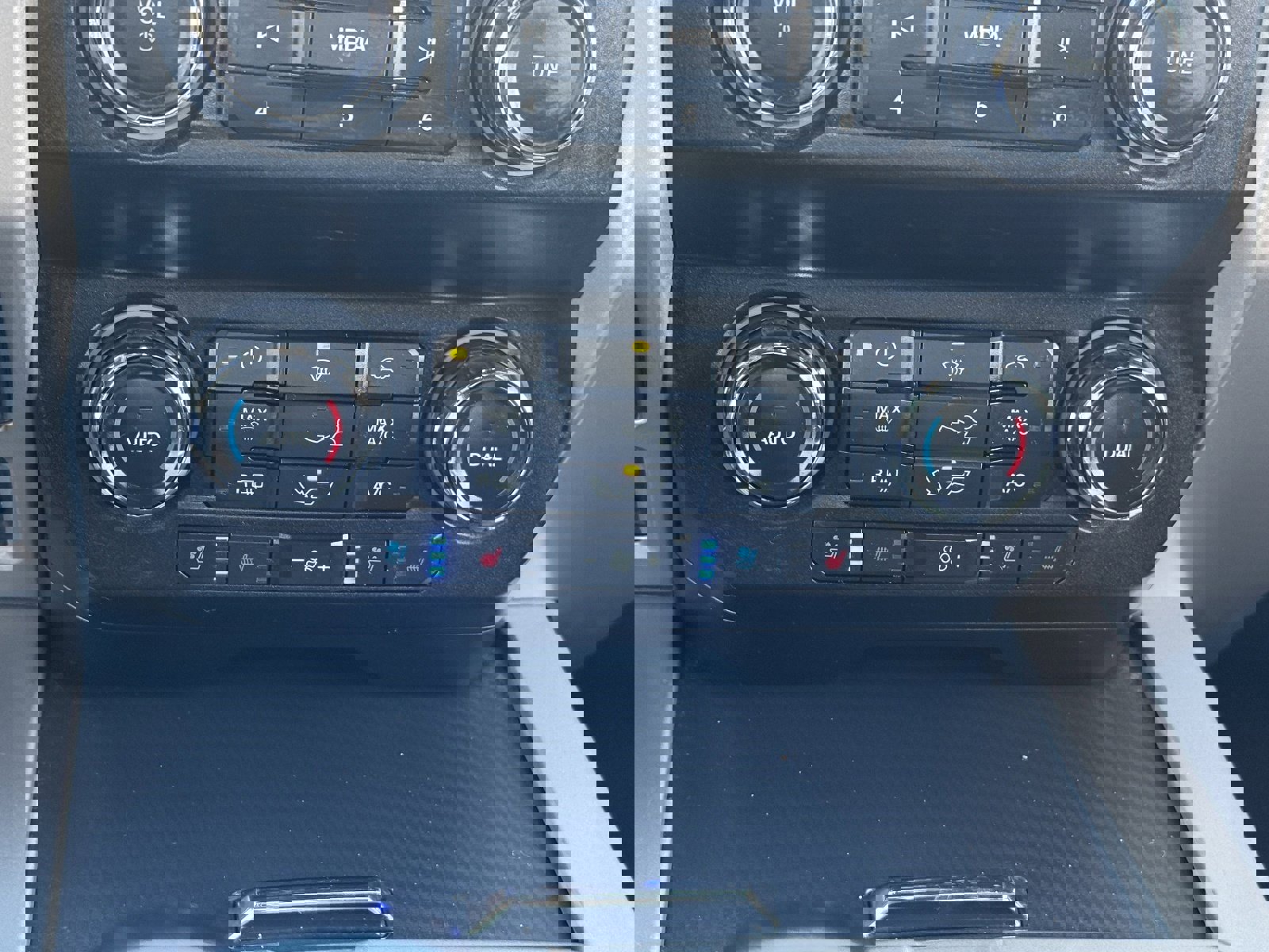 Used 2020 Ford F150 Lariat image 30