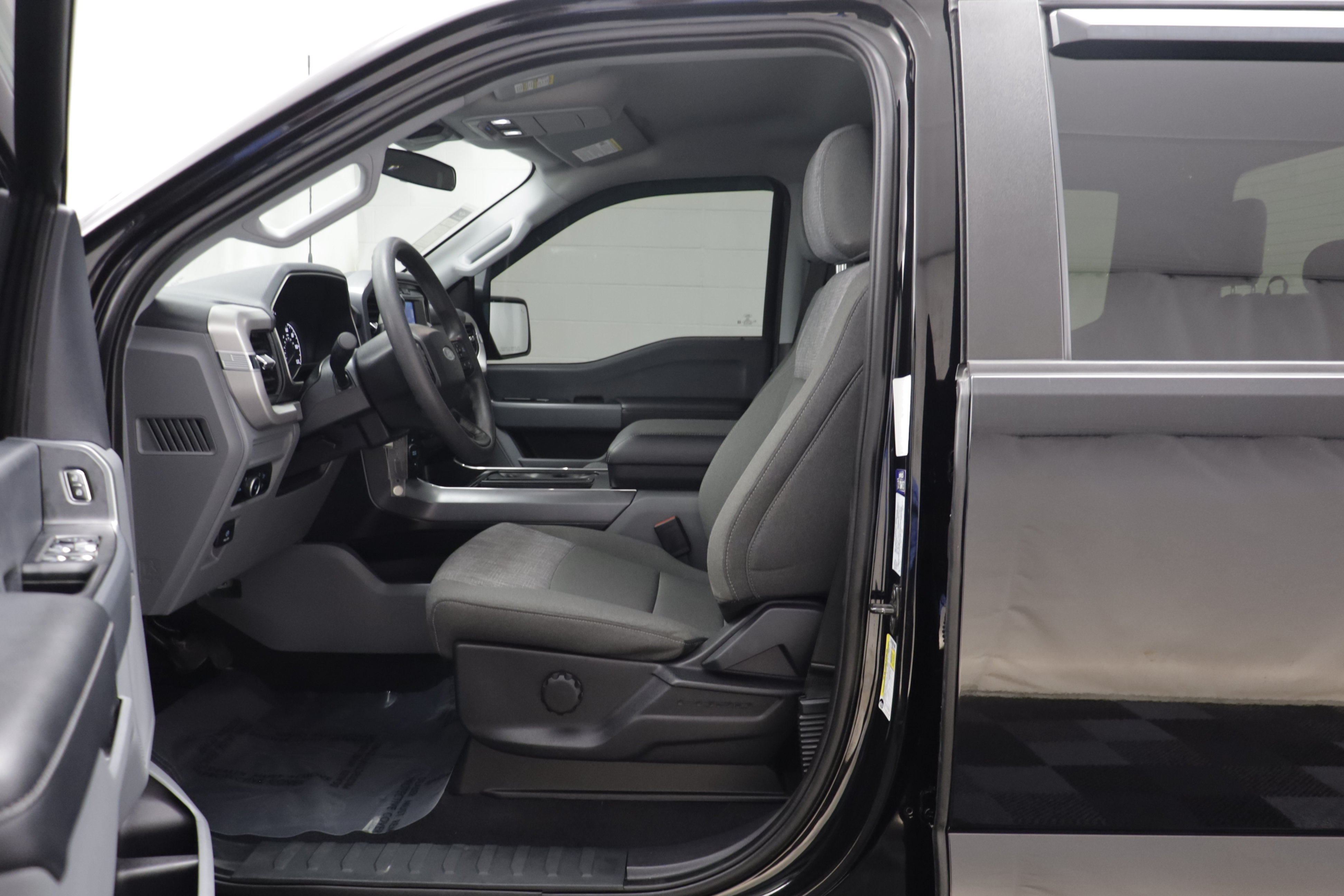 Used 2023 Ford F150 XLT w/ XTR Package AWD/4WD image 5