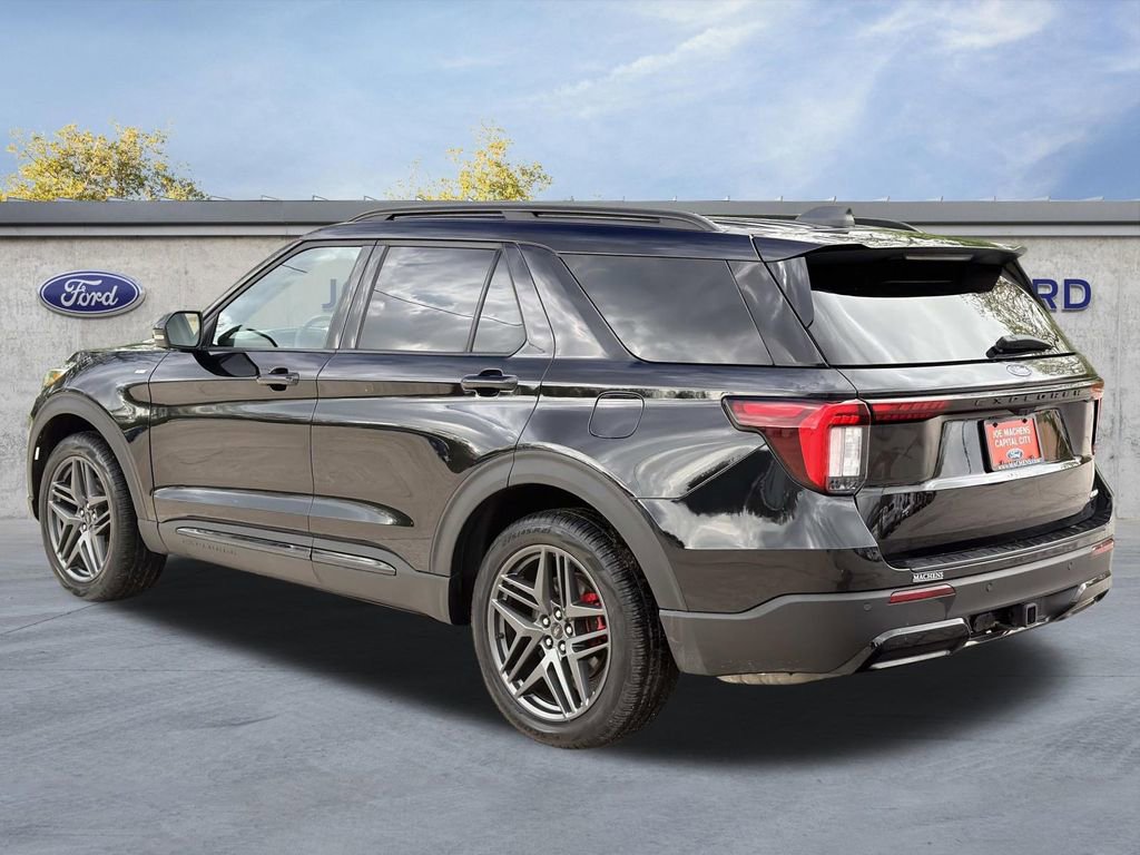 Used 2025 Ford Explorer ST-Line w/ Premium Package image 8