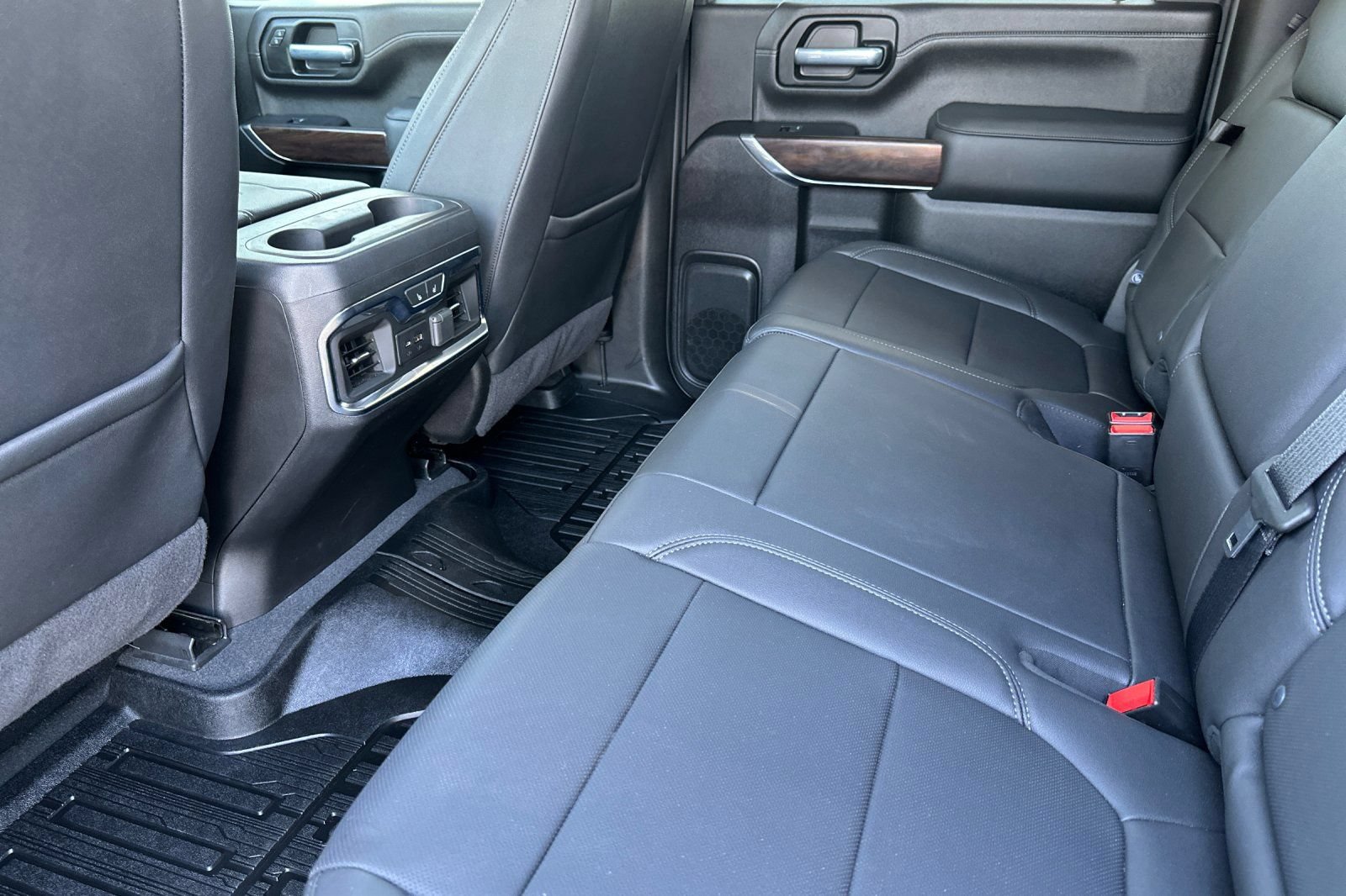 Used 2021 GMC Sierra 2500 SLT w/ SLT Preferred Package AWD/4WD image 13