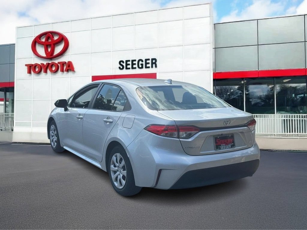 Used 2024 Toyota Corolla LE FWD image 9