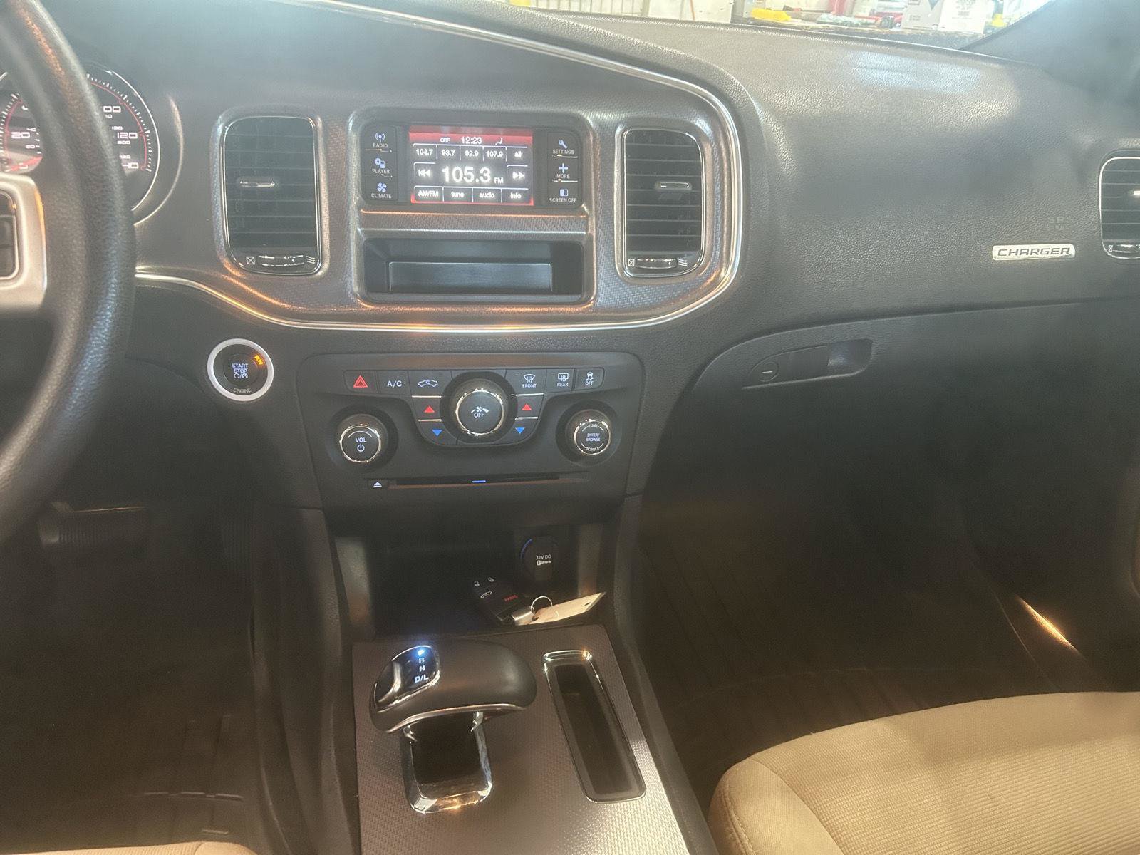 Used 2014 Dodge Charger SE RWD image 20