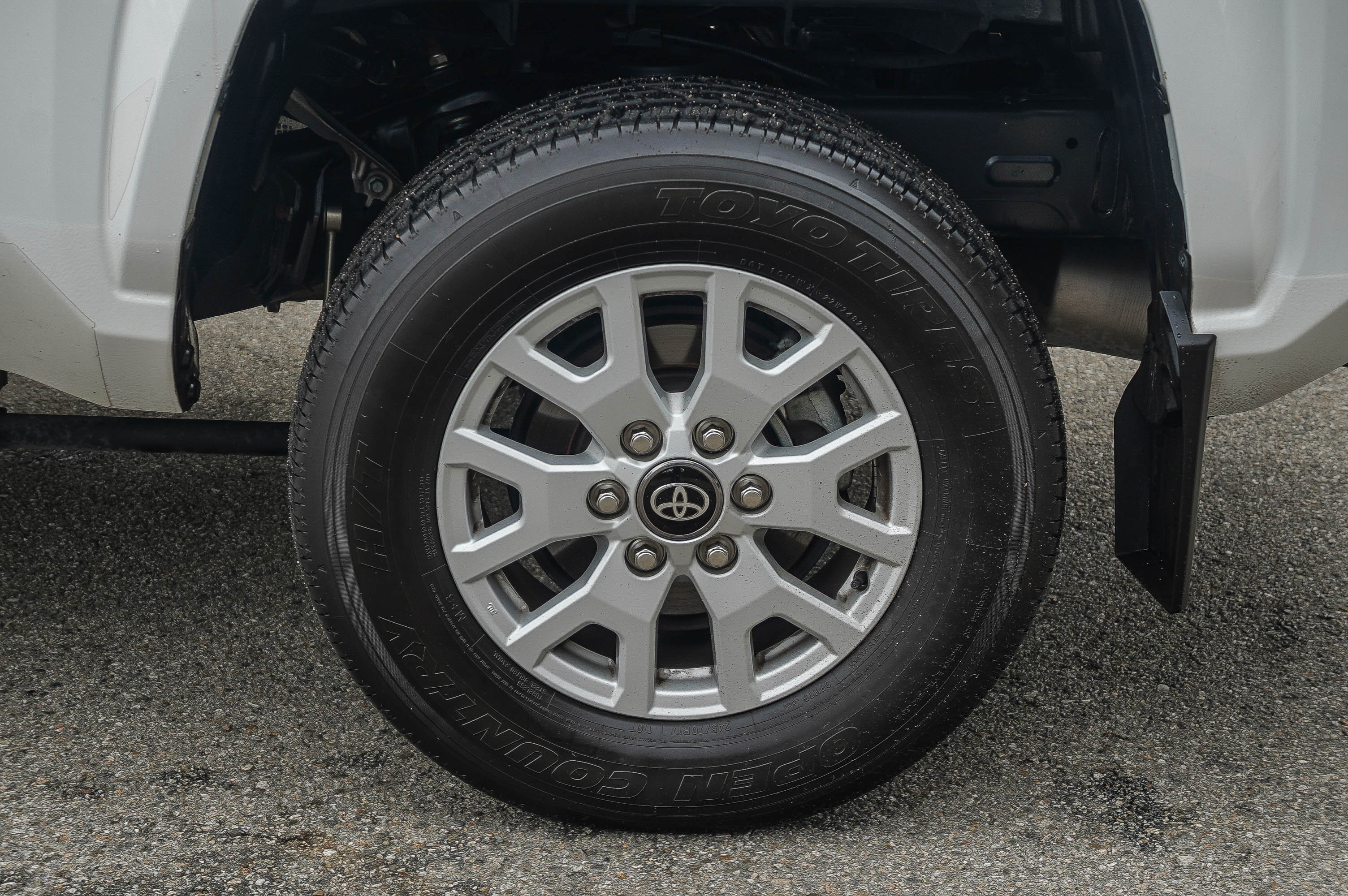 Used 2024 Toyota Tacoma SR5 AWD/4WD image 11