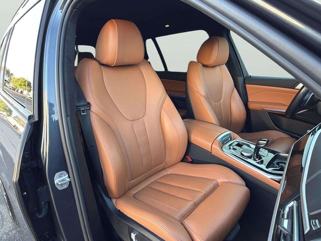 Used 2021 BMW X7 xDrive40i w/ M Sport Package AWD/4WD image 19