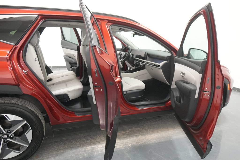 Used 2025 Hyundai Tucson SEL AWD/4WD image 28