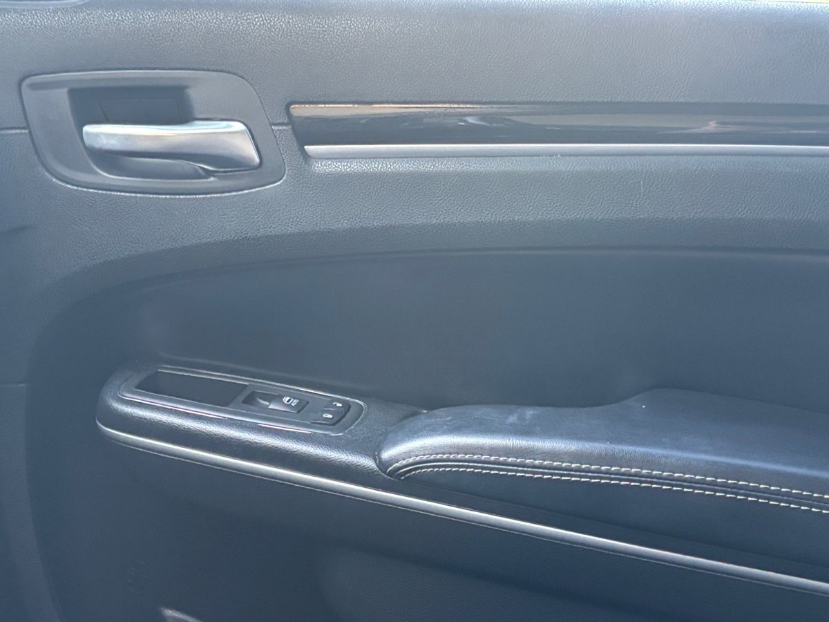 Used 2021 Chrysler 300 S image 32