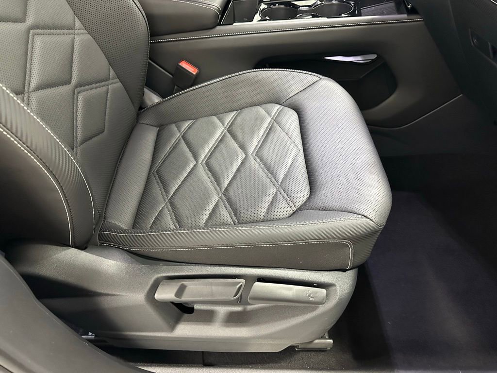 Used 2025 Volkswagen Atlas Cross Sport SE image 58