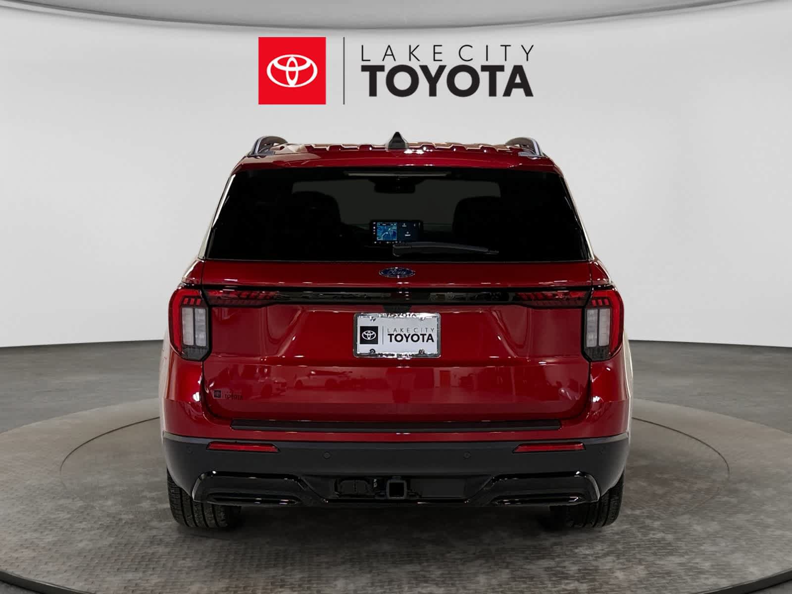 Used 2026 Ford Explorer ST-Line w/ ST-Line Street Pack RWD image 7