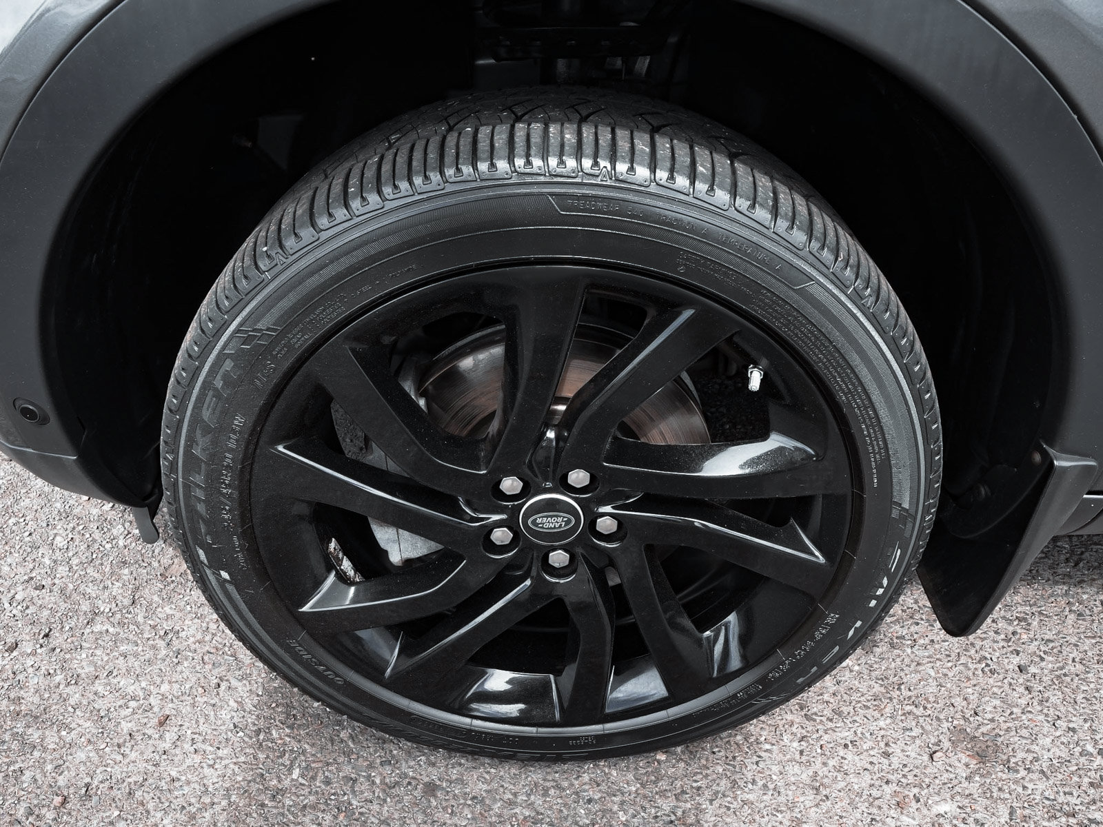 Used 2019 Land Rover Discovery Sport HSE Luxury AWD/4WD image 9
