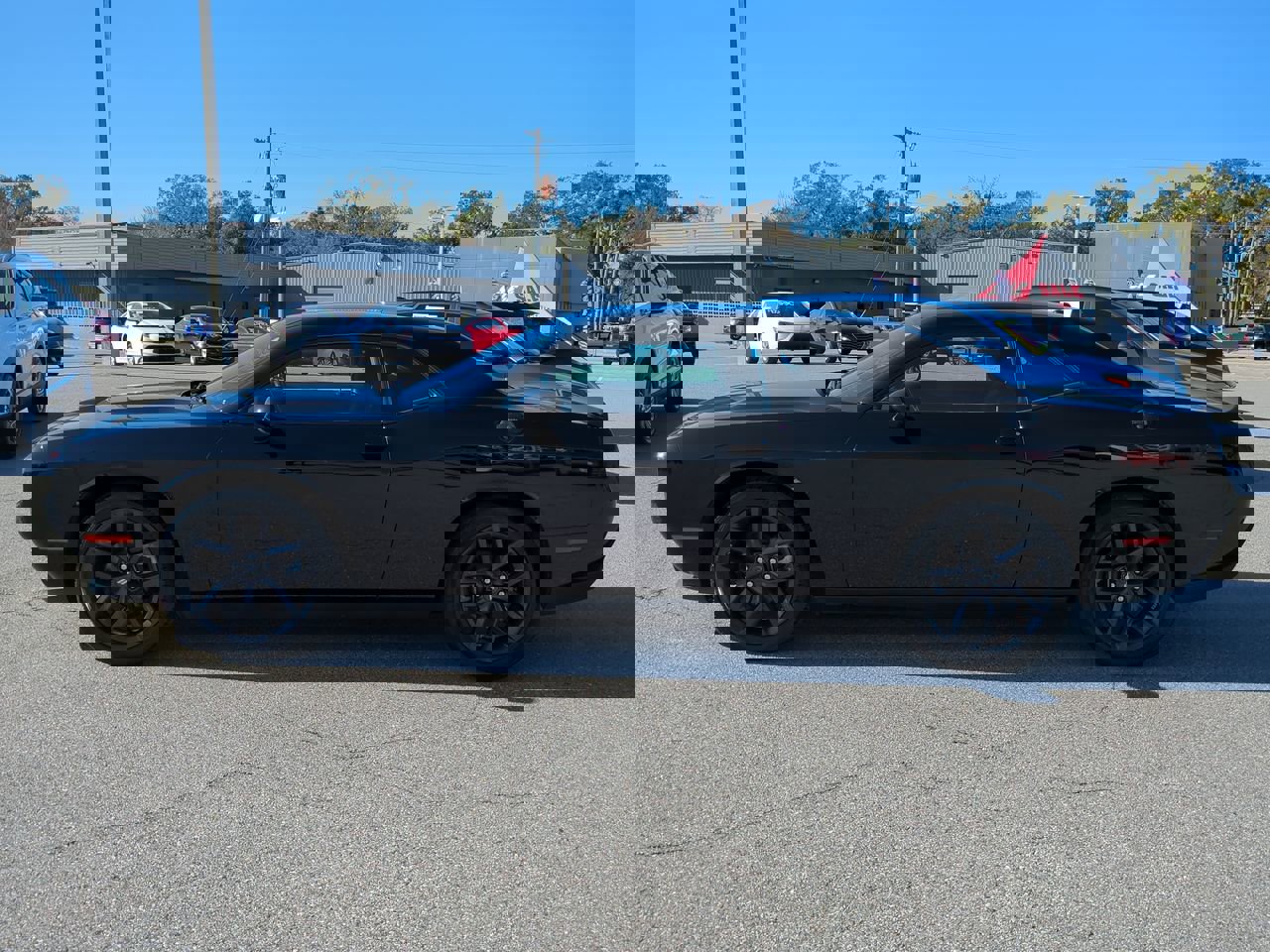 Used 2023 Dodge Challenger SXT w/ Blacktop Package image 7