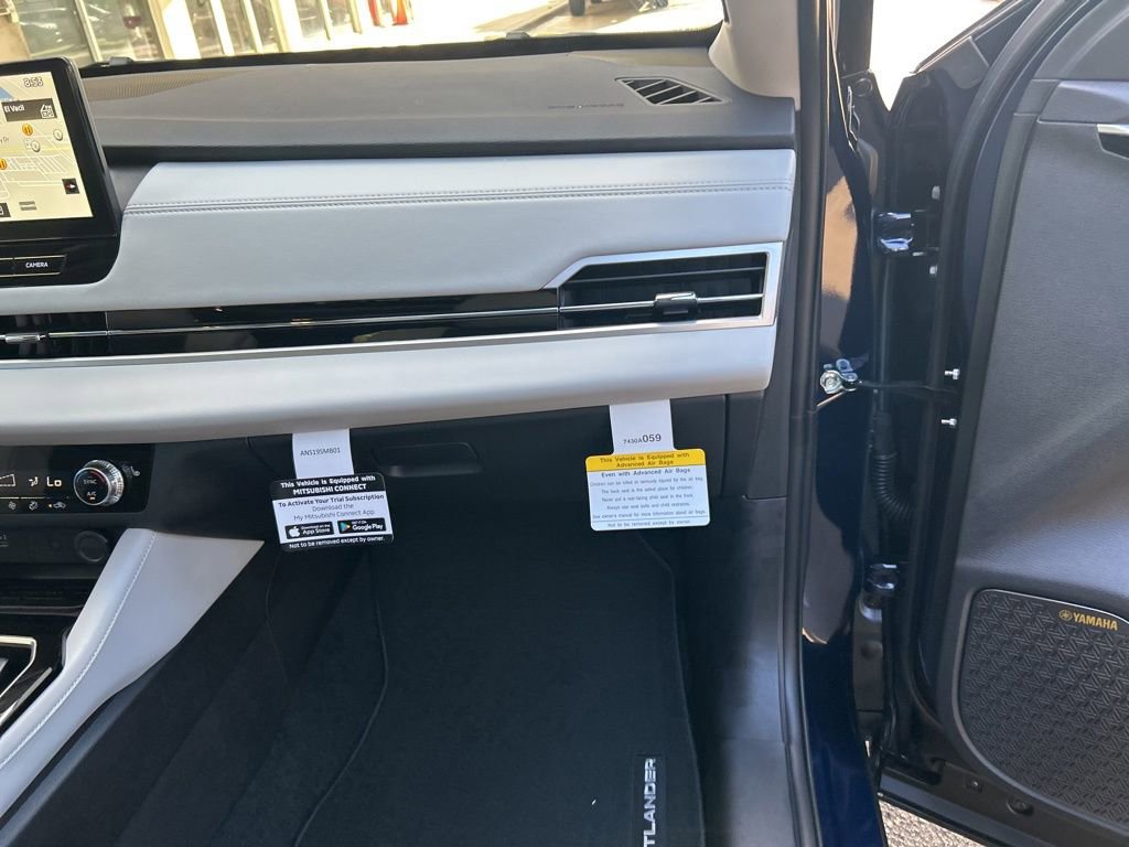 New 2025 Mitsubishi Outlander SE image 22
