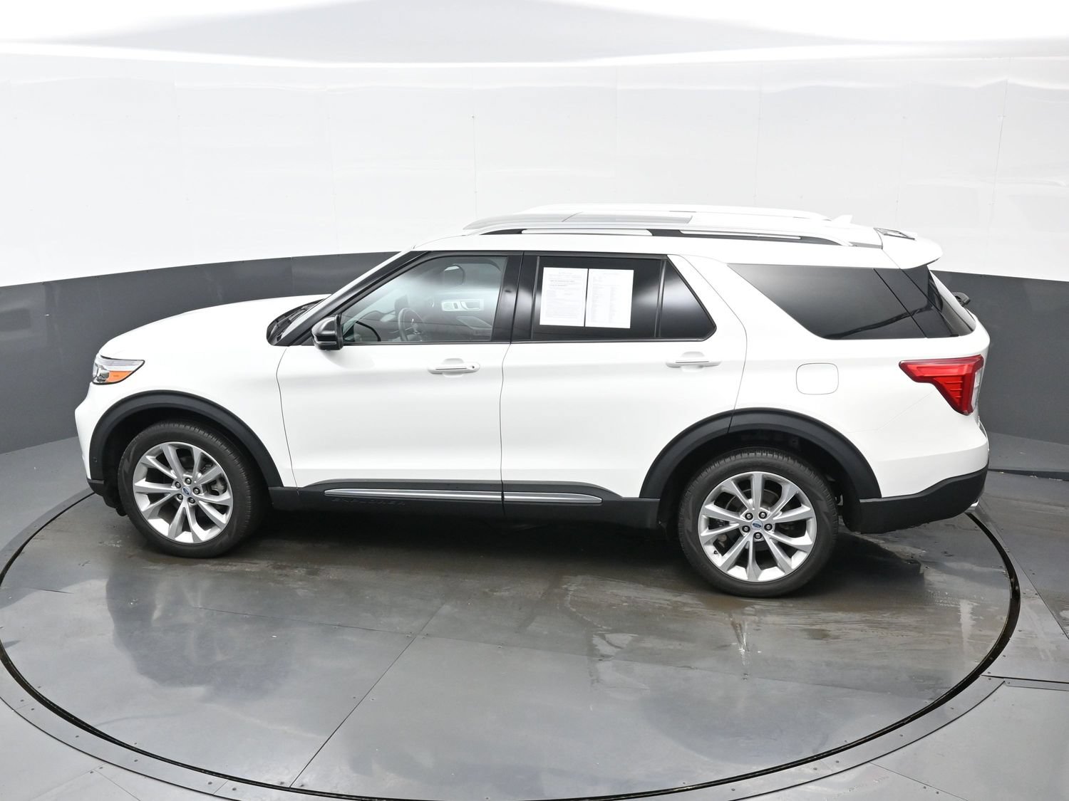 Used 2023 Ford Explorer Platinum AWD/4WD image 37
