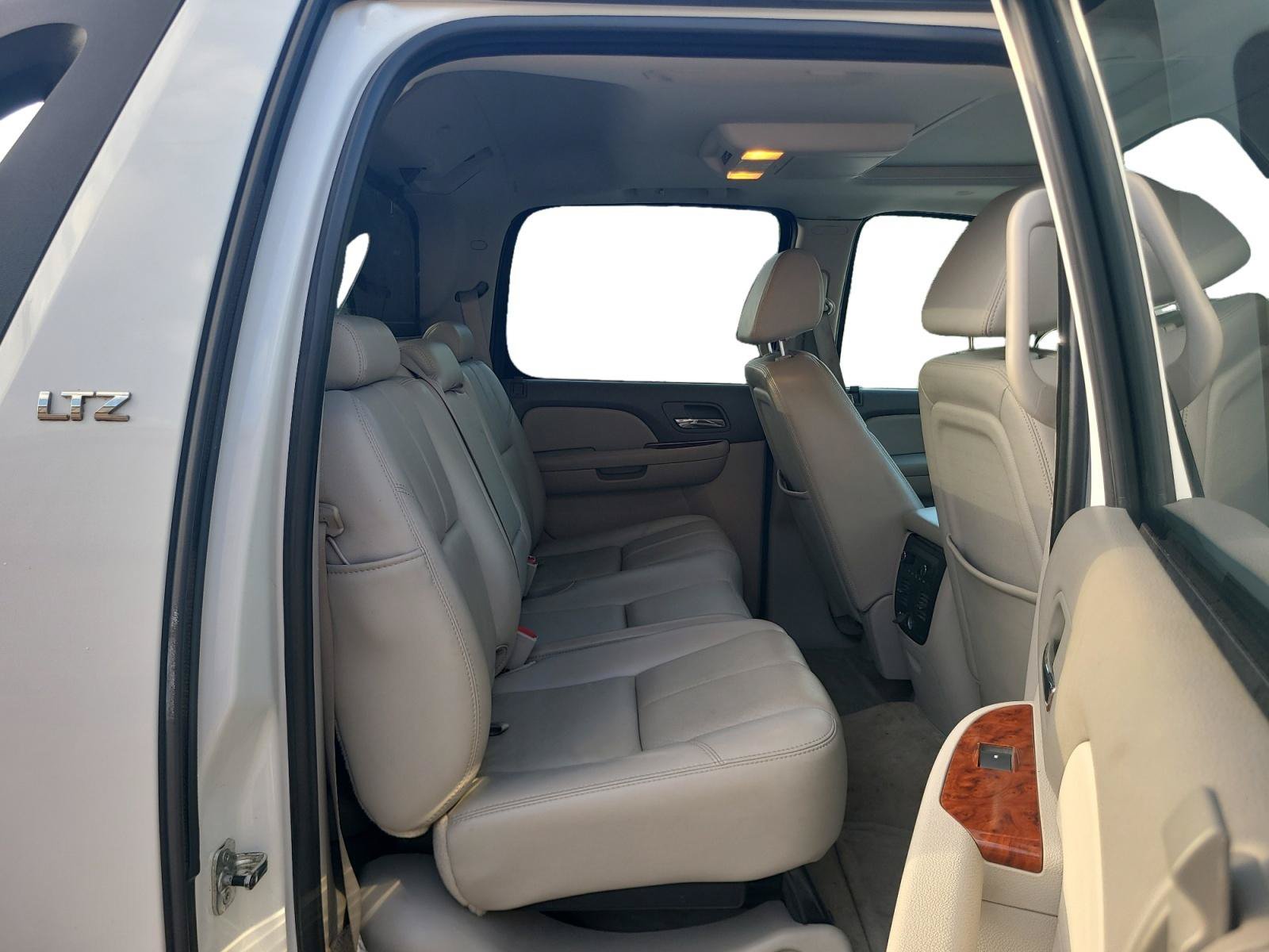 Used 2008 Chevrolet Avalanche LTZ w/ LTZ Preferred Equipment Group RWD image 21
