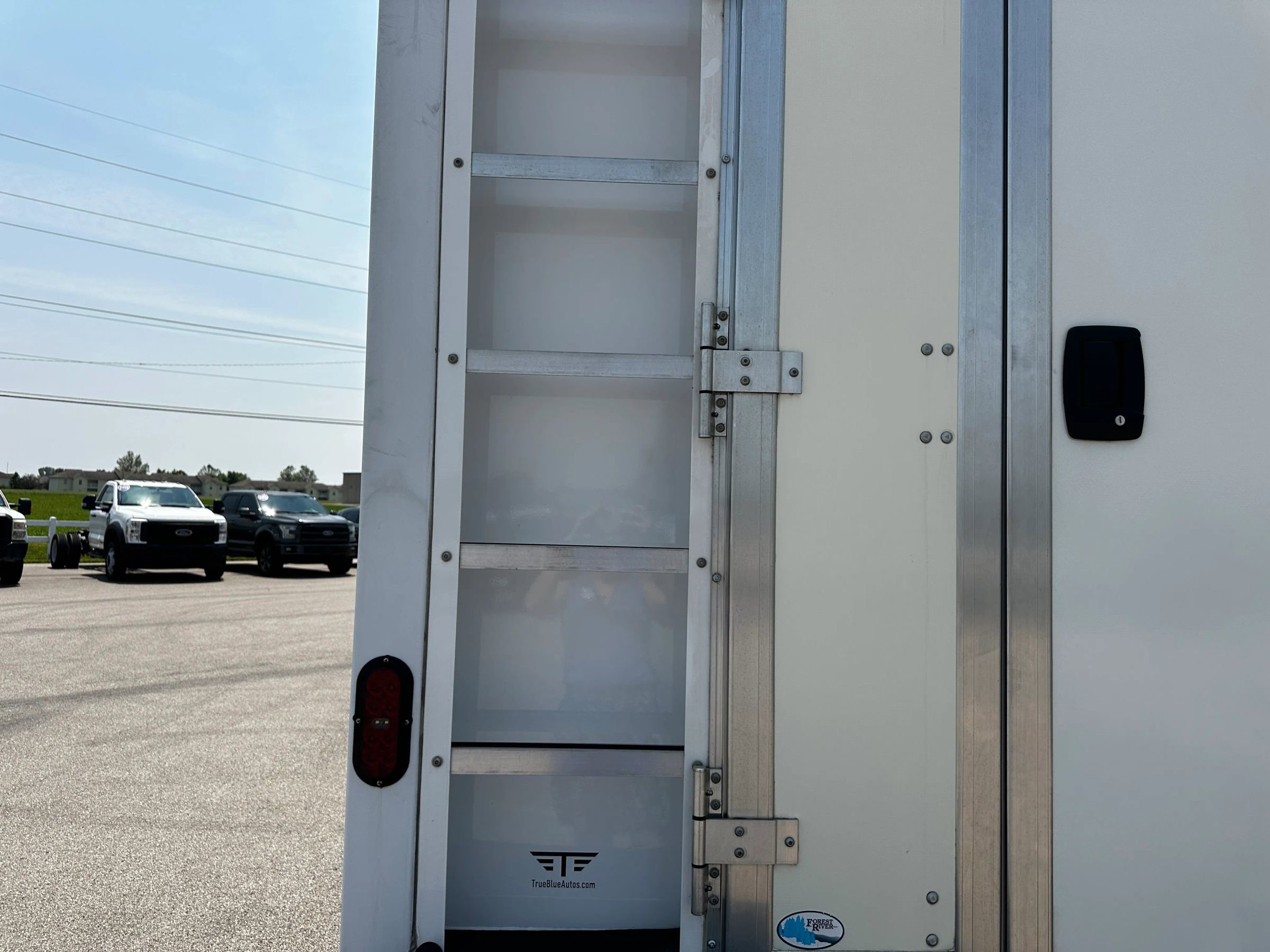 Used 2024 GMC Sierra 3500 Pro w/ Convenience Package image 9