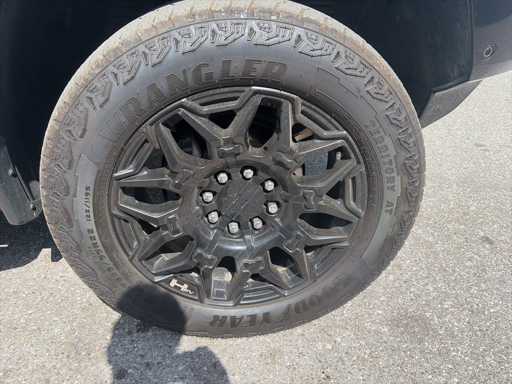 Certified 2024 GMC Hummer EV 2X AWD/4WD image 9