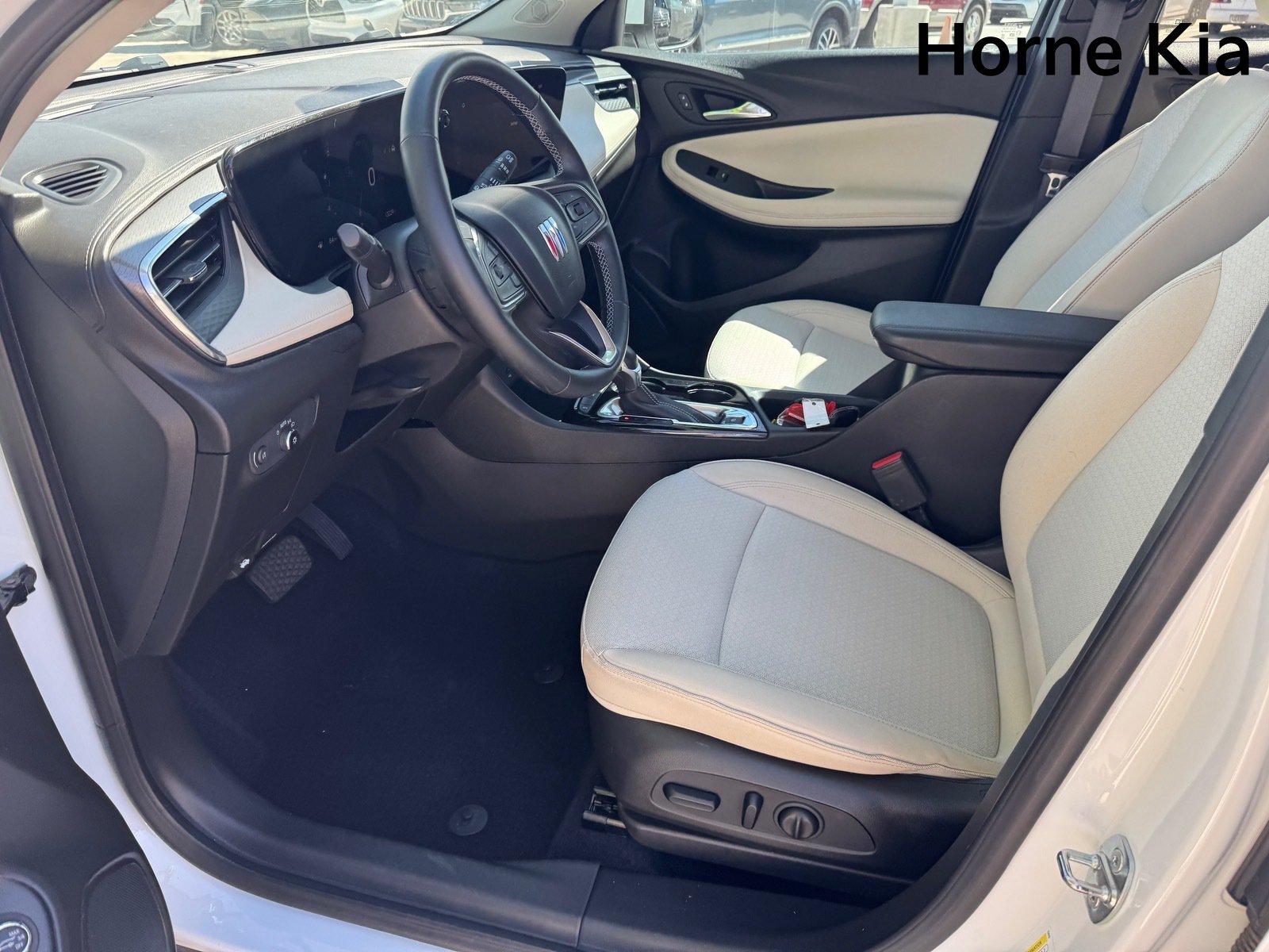 Used 2024 Buick Encore GX Preferred w/ Comfort Package FWD image 10