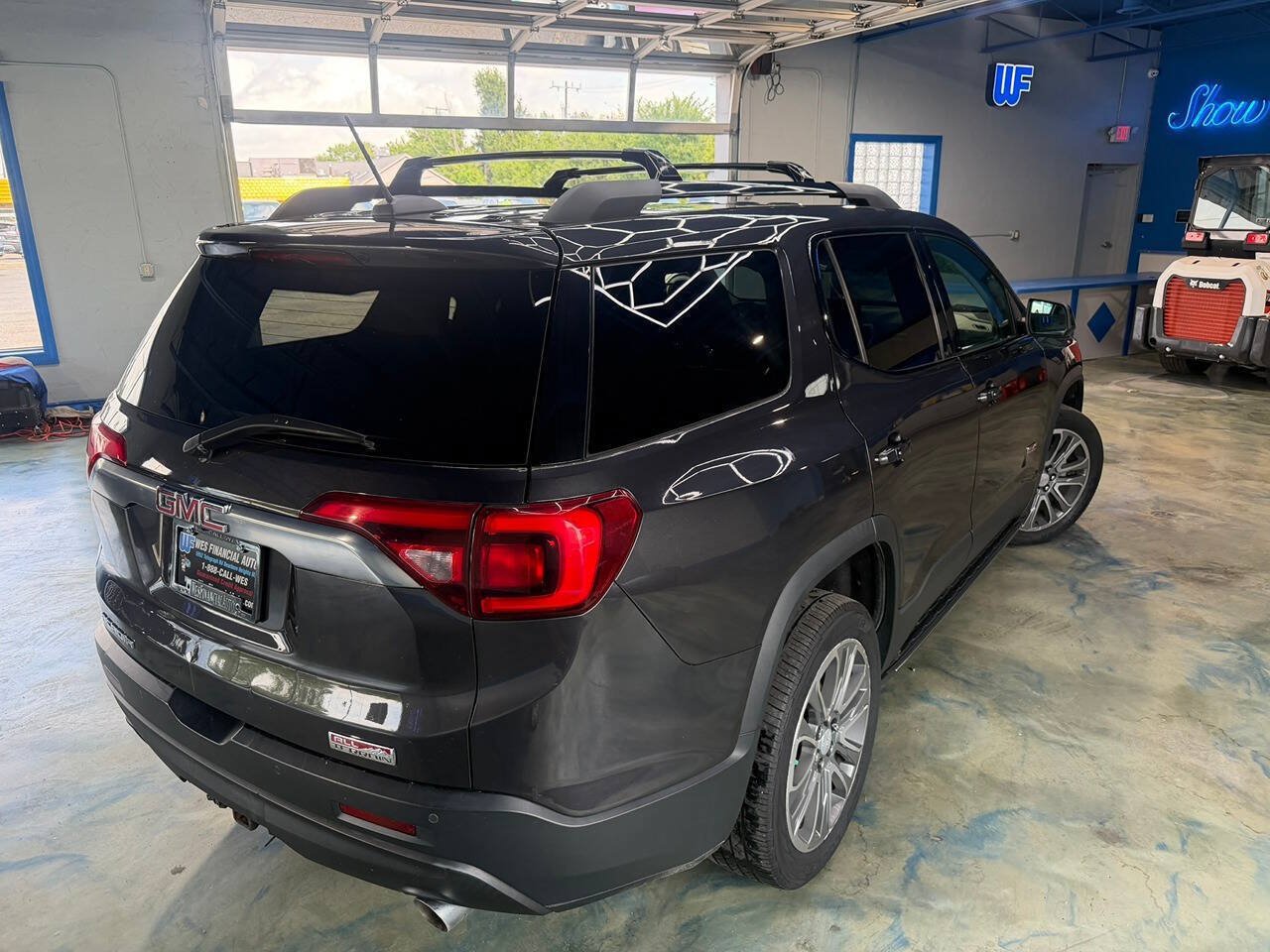 Used 2017 GMC Acadia SLT AWD/4WD image 7