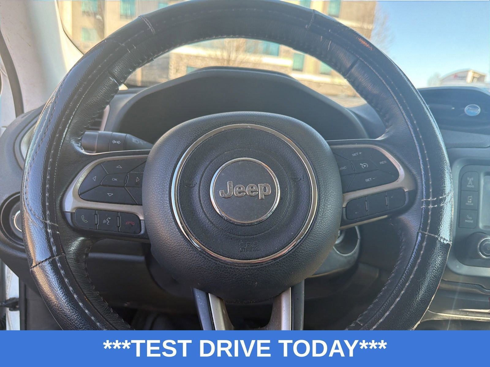 Used 2017 Jeep Renegade Latitude image 10