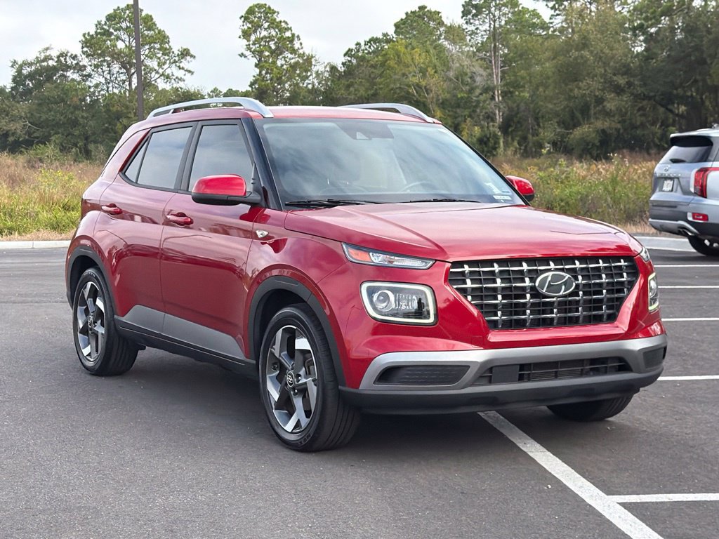 Used 2022 Hyundai Venue Limited FWD image 3