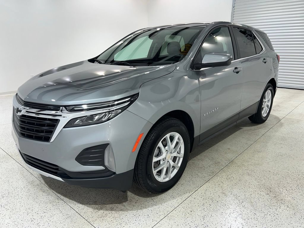 Used 2024 Chevrolet Equinox LT w/ LPO, Floor Liner Package FWD image 1
