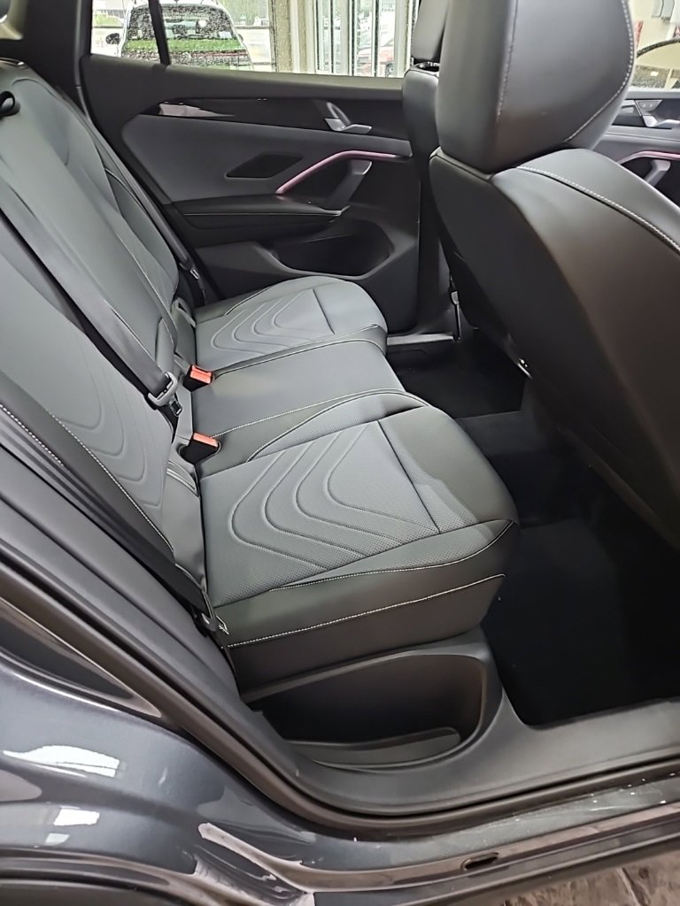 New 2026 Volkswagen Tiguan SE R-Line image 16