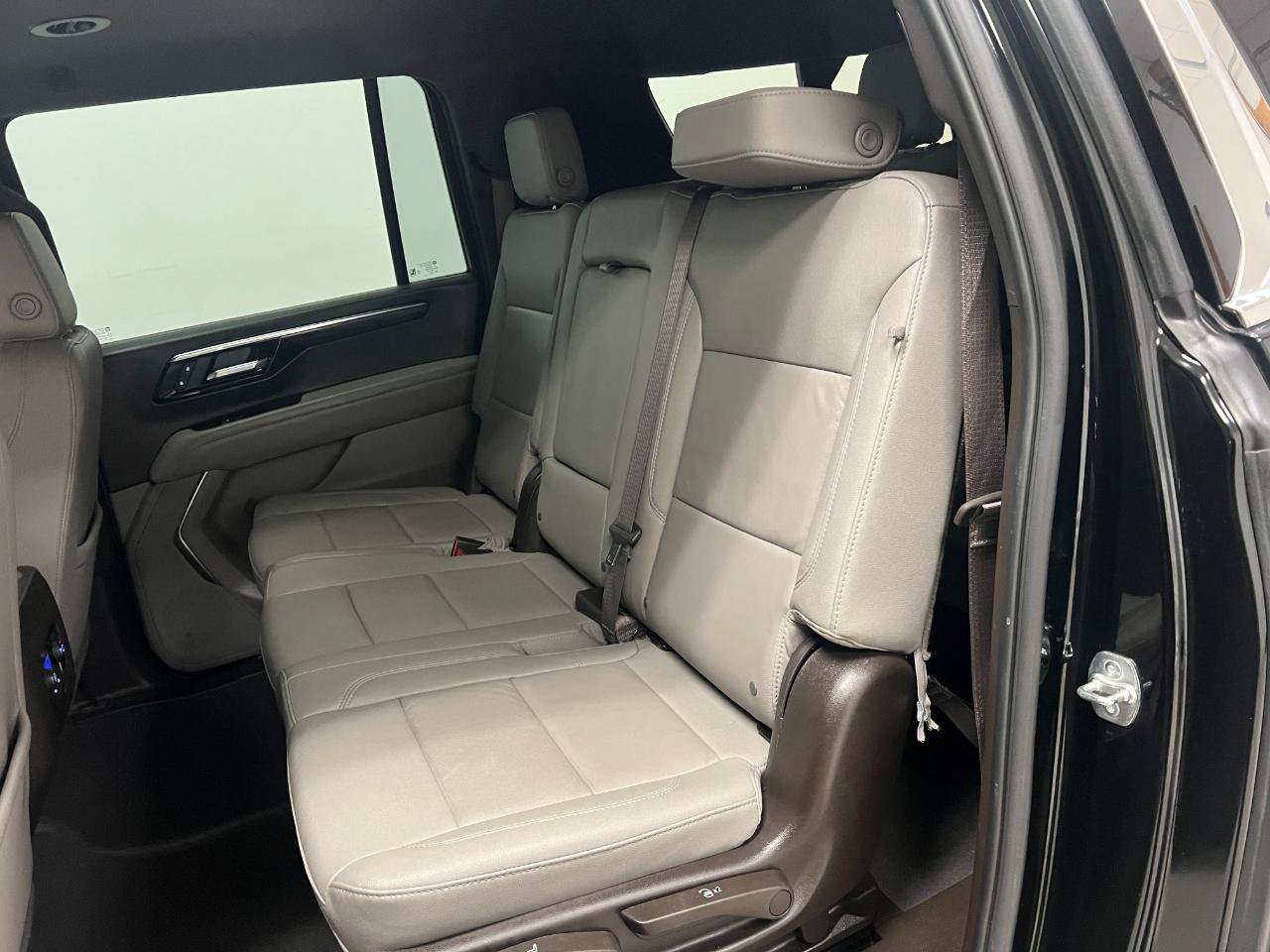 Used 2025 Chevrolet Suburban LT AWD/4WD image 29