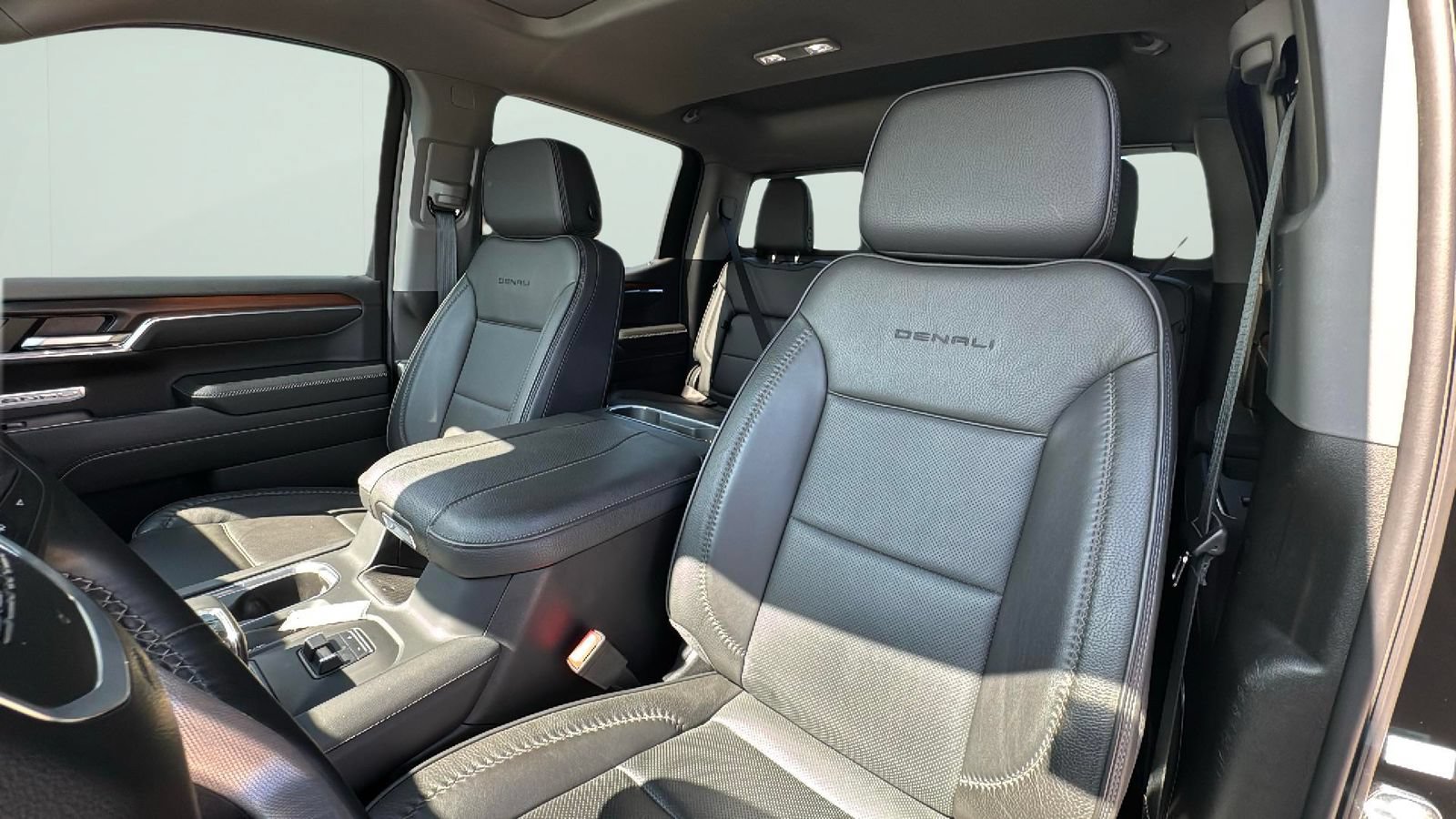 Used 2024 GMC Sierra 1500 Denali w/ Denali Reserve Package AWD/4WD image 13