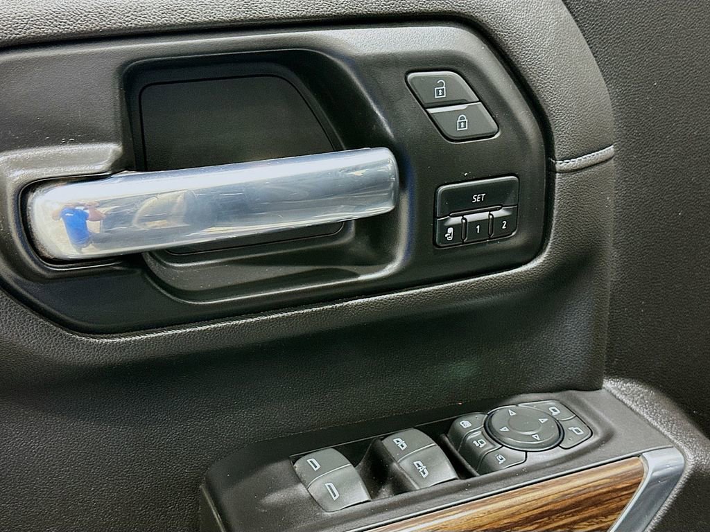 Used 2022 Chevrolet Silverado 3500 High Country w/ Safety Package II image 18