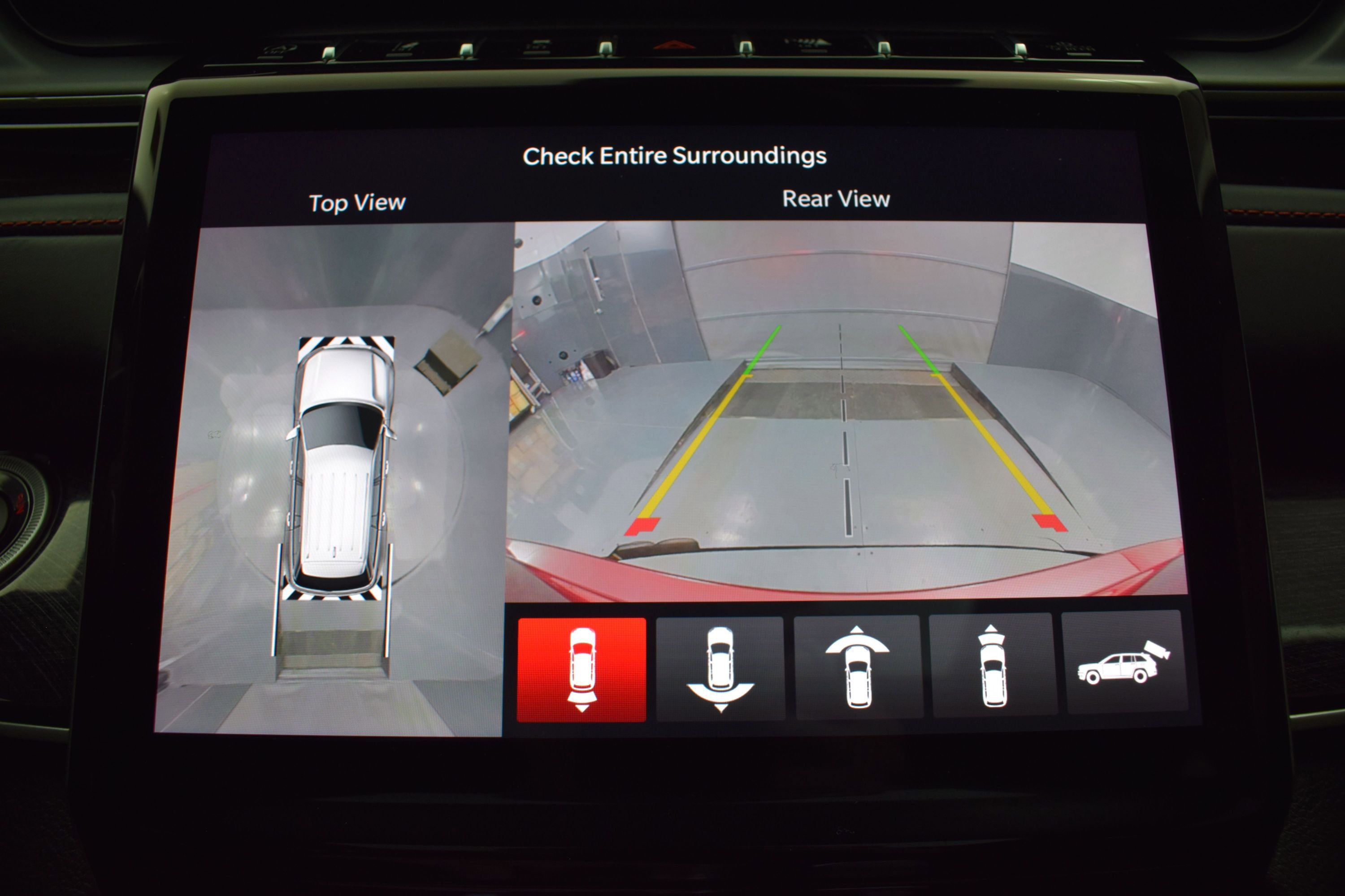 Used 2022 Jeep Grand Cherokee Trailhawk w/ ADV Protech Group II AWD/4WD image 28