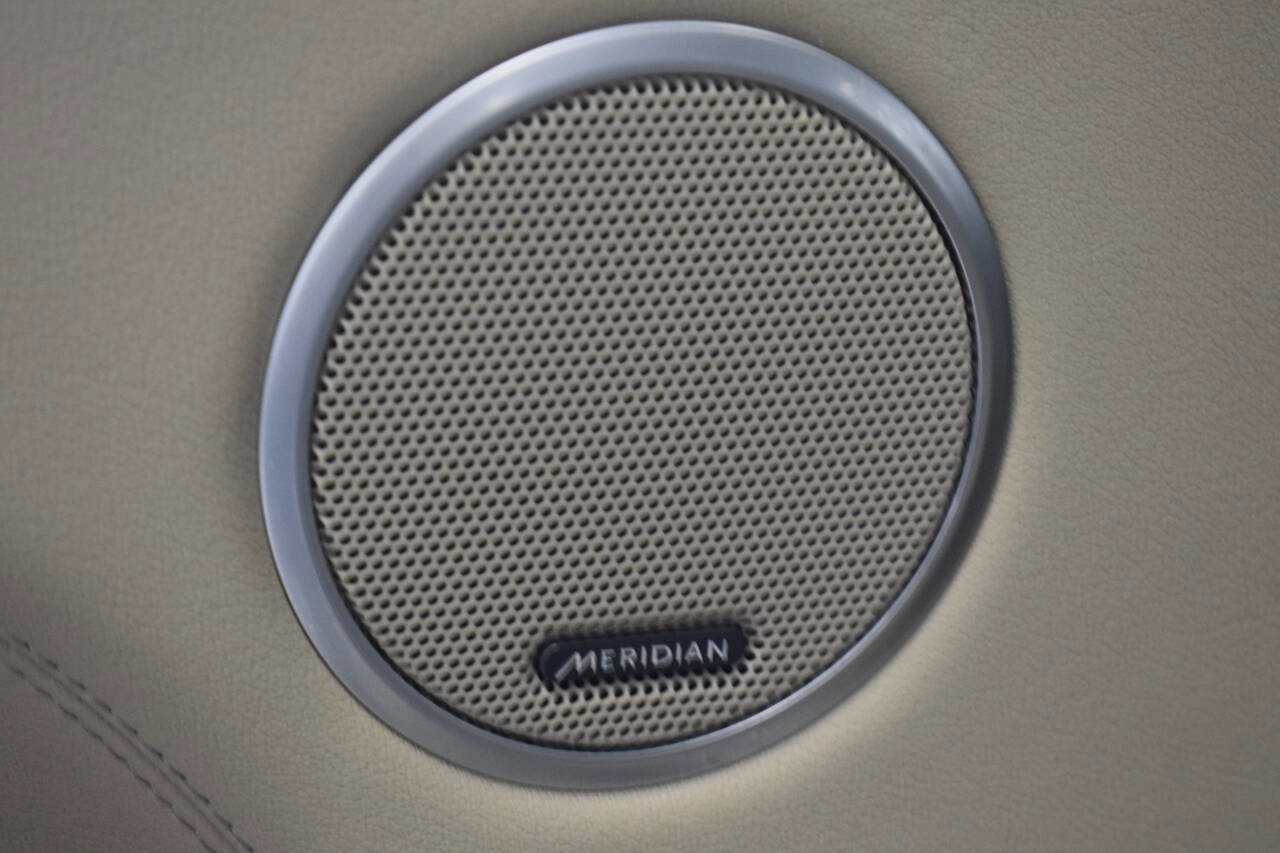 Used 2017 Land Rover Range Rover image 40