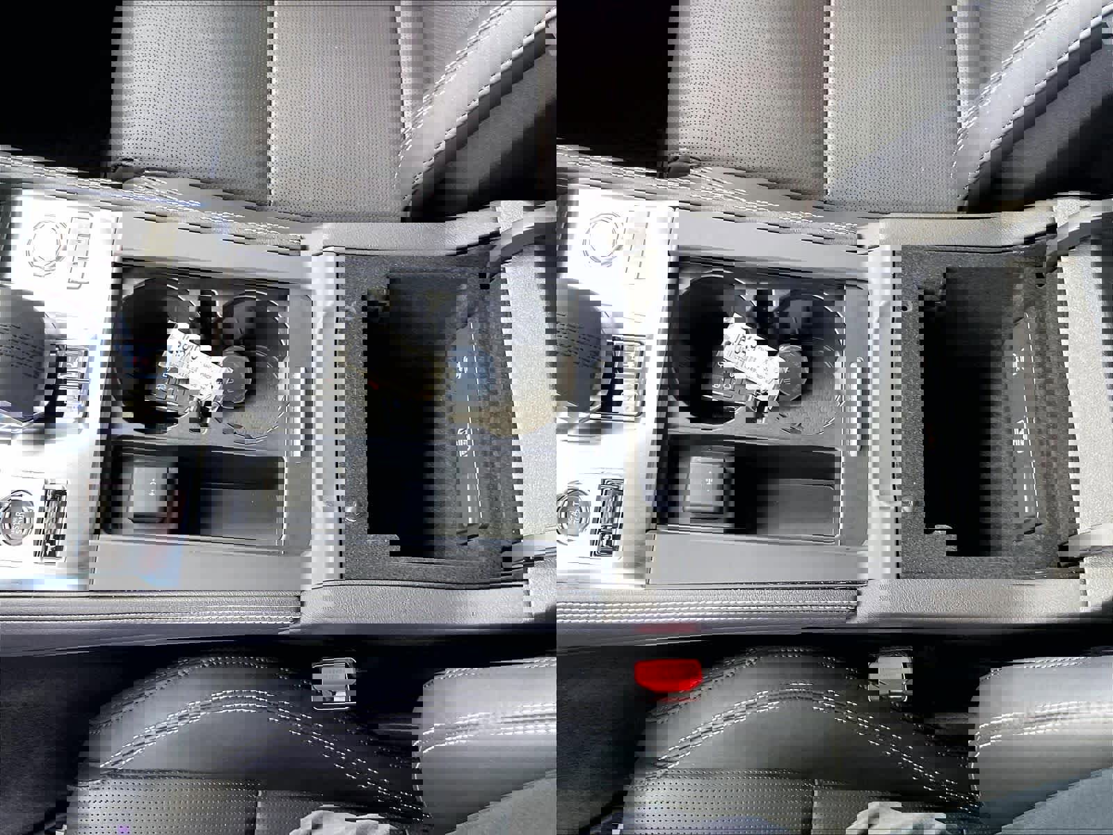 Used 2025 Jaguar F-PACE R-Dynamic S image 36