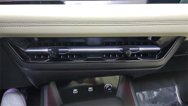 Used 2025 Audi Q6 e-tron Premium Plus w/ Premium Plus image 49