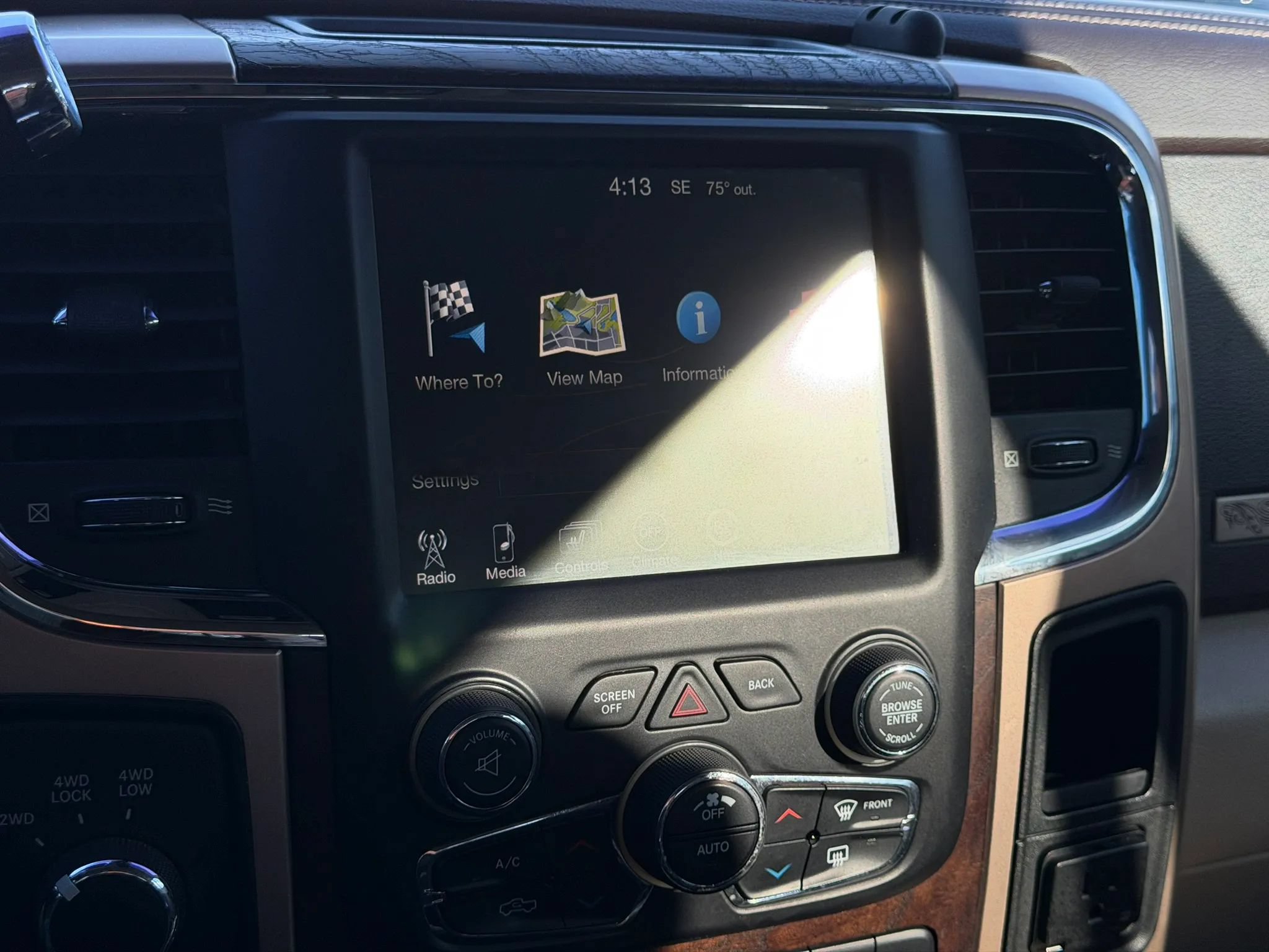 Used 2014 RAM 3500 Laramie Longhorn AWD/4WD image 29