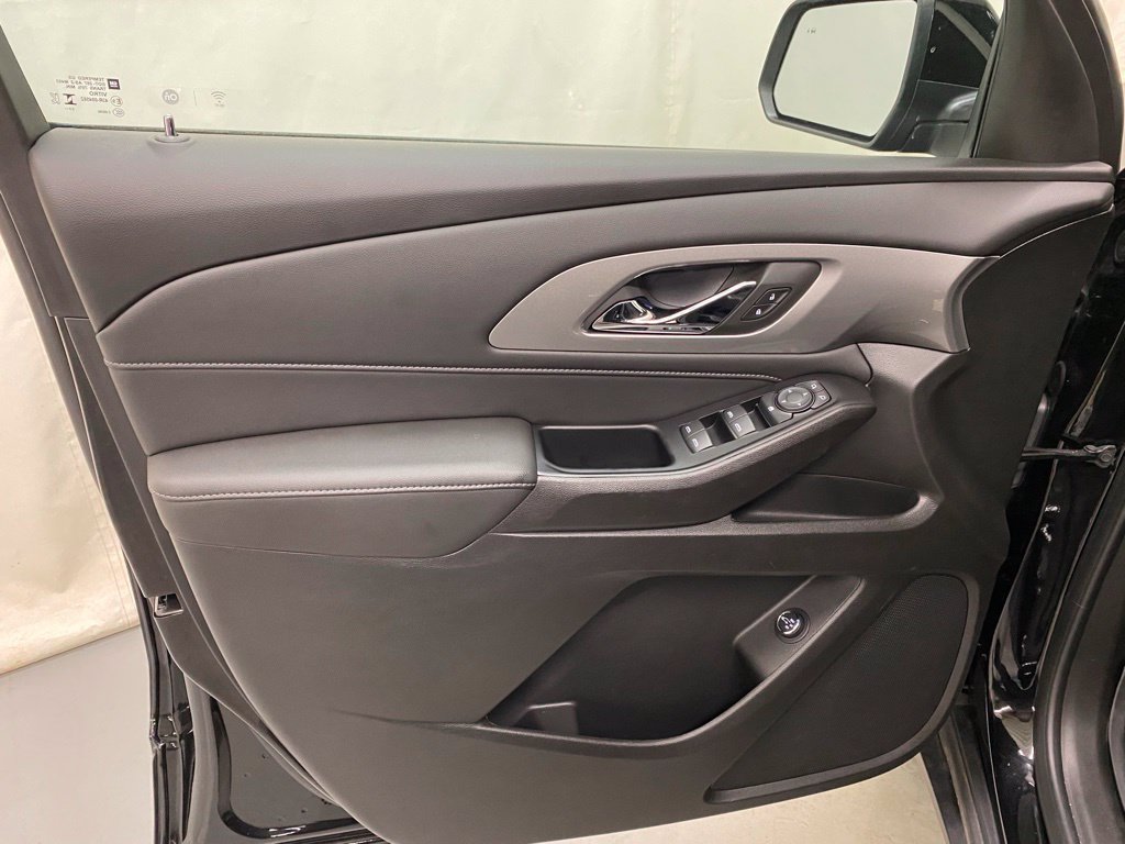 Used 2024 Chevrolet Traverse LT w/ LPO, Floor Liner Package AWD/4WD image 10