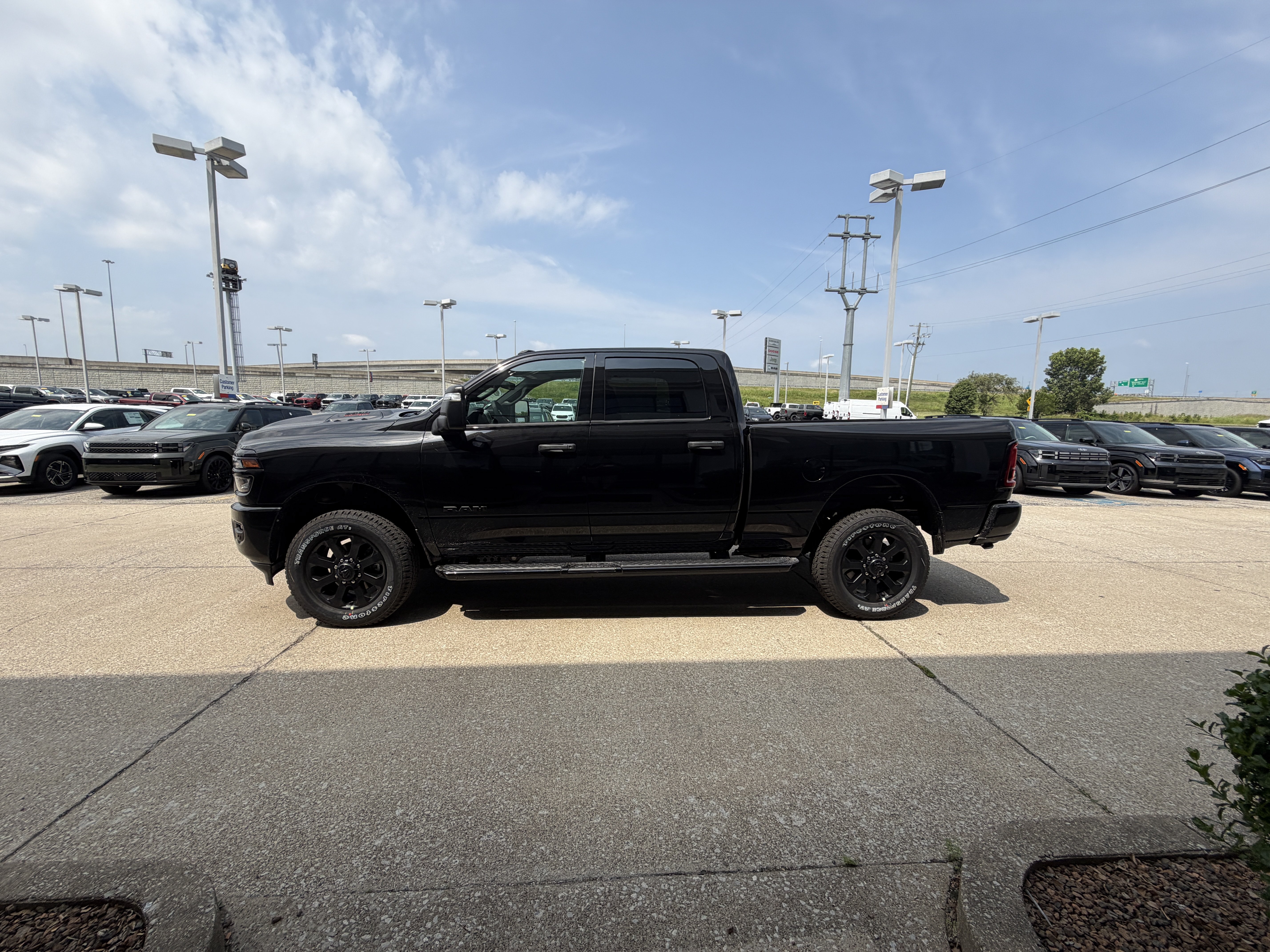 New 2026 RAM 2500 Big Horn AWD/4WD image 15