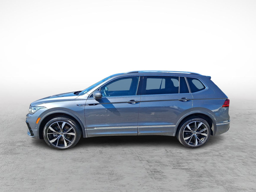 Used 2024 Volkswagen Tiguan SEL R-Line image 2
