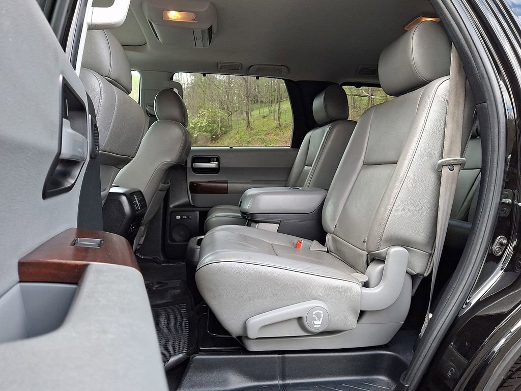 Used 2014 Toyota Sequoia Platinum AWD/4WD image 10
