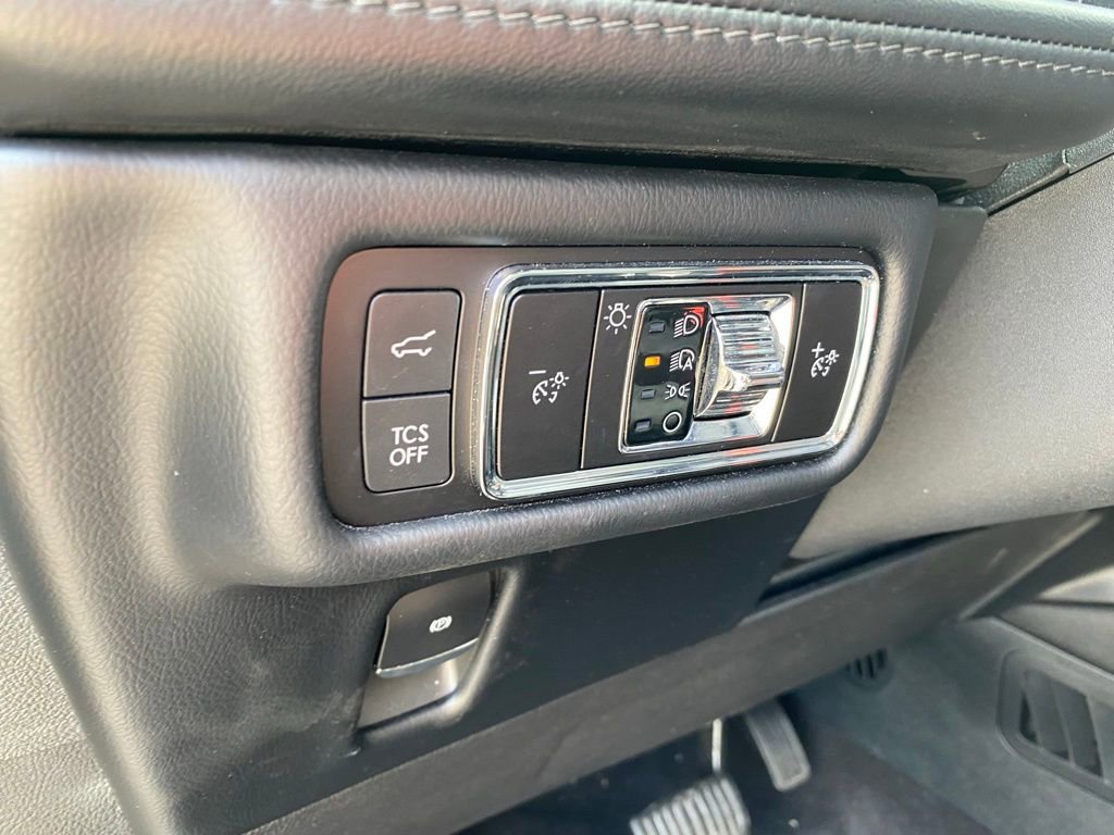 Used 2023 Lincoln Nautilus Reserve image 17