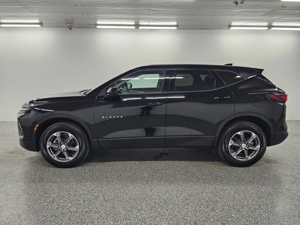 Used 2026 Chevrolet Blazer LT FWD image 8