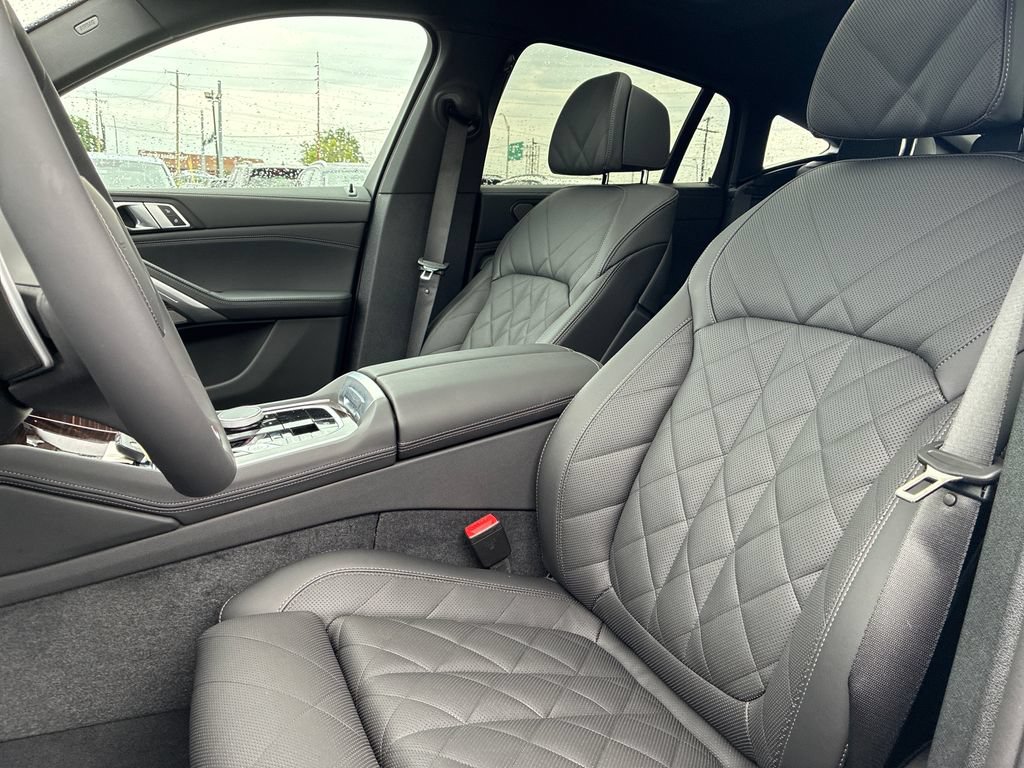 New 2027 BMW X6 xDrive40i w/ Climate Comfort Package AWD/4WD image 11