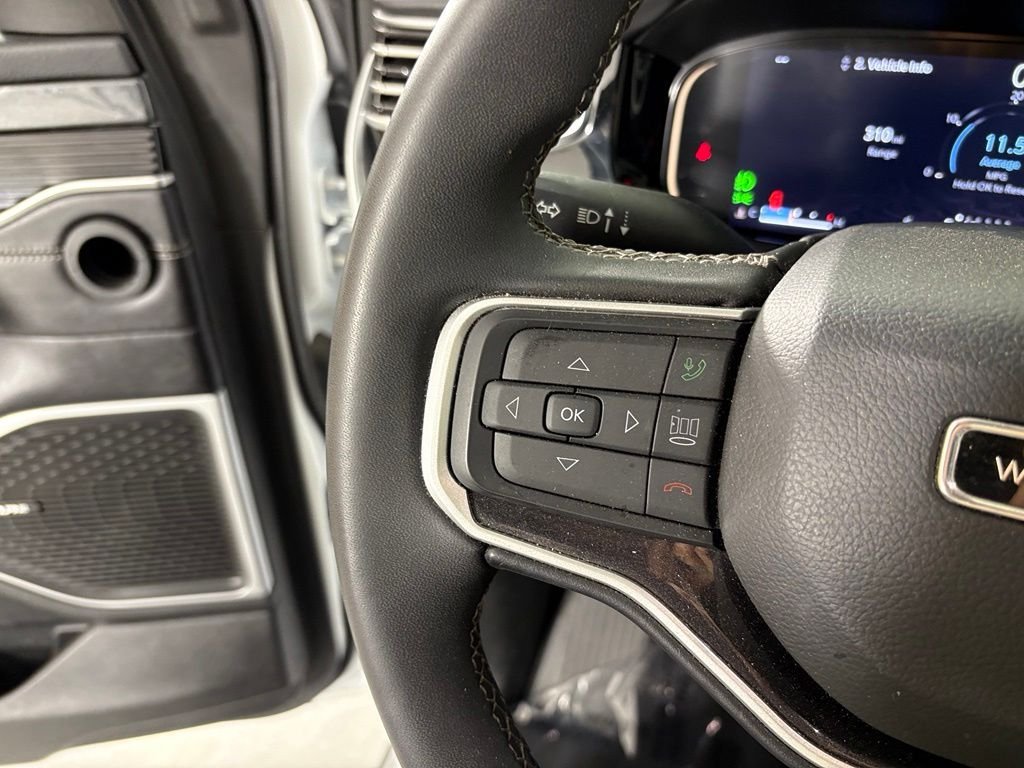 Used 2023 Jeep Wagoneer L 4WD image 21