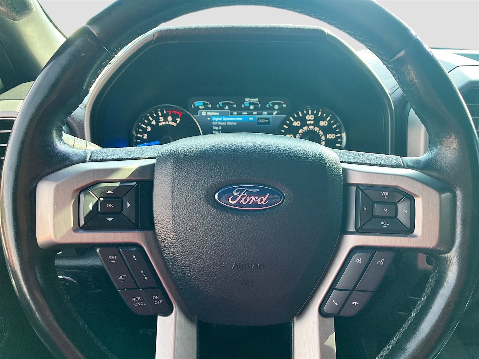 Used 2017 Ford F150 Platinum w/ Equipment Group 701A Luxury image 11