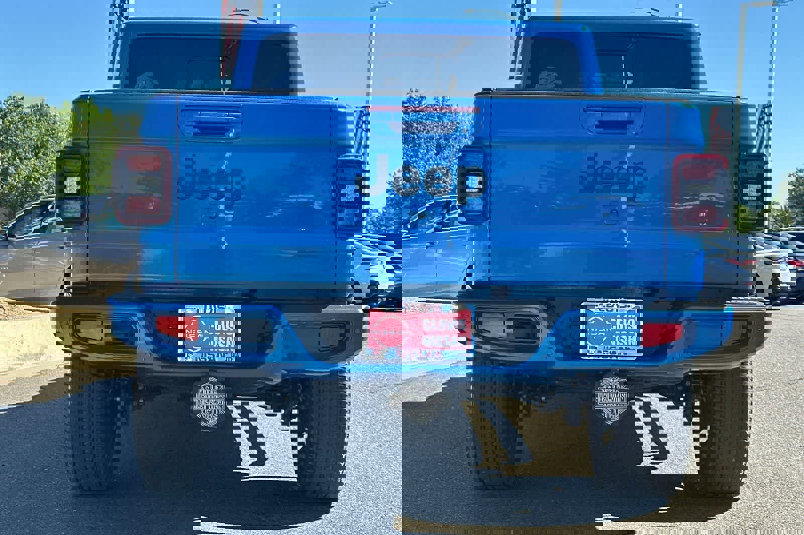 Used 2023 Jeep Gladiator Overland image 8