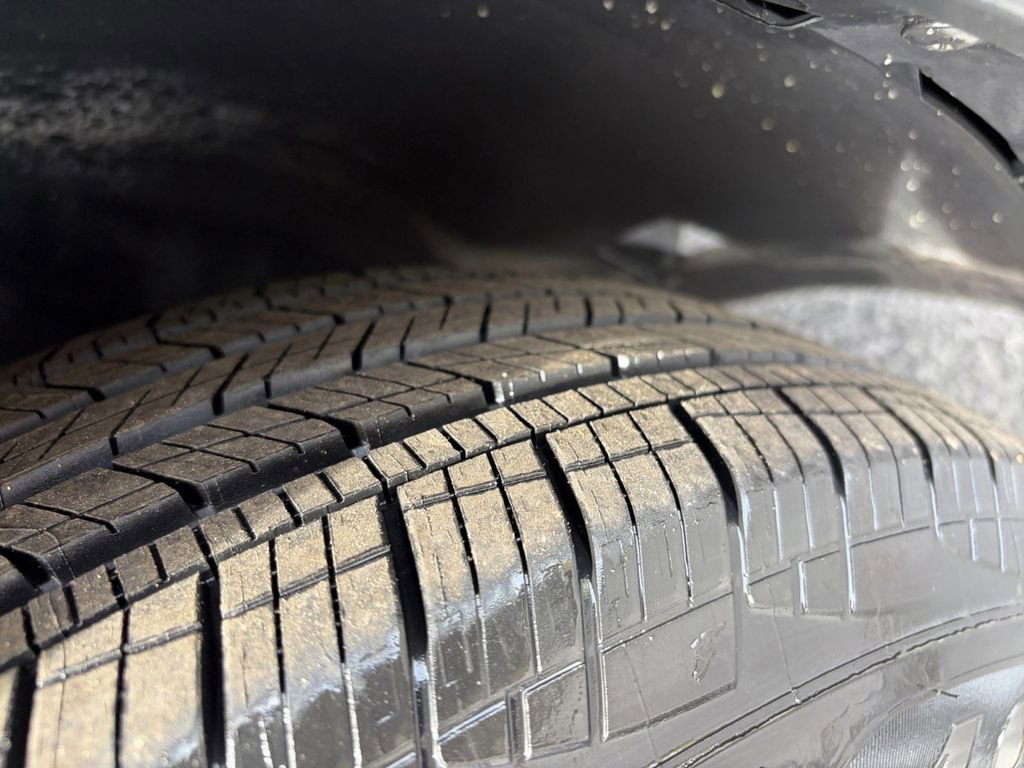 Certified 2022 Volkswagen Tiguan S image 29