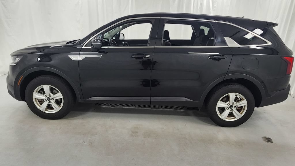 Used 2023 Kia Sorento LX AWD/4WD image 6