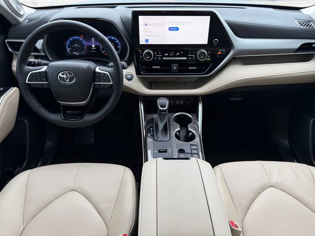Used 2023 Toyota Highlander Platinum FWD image 24