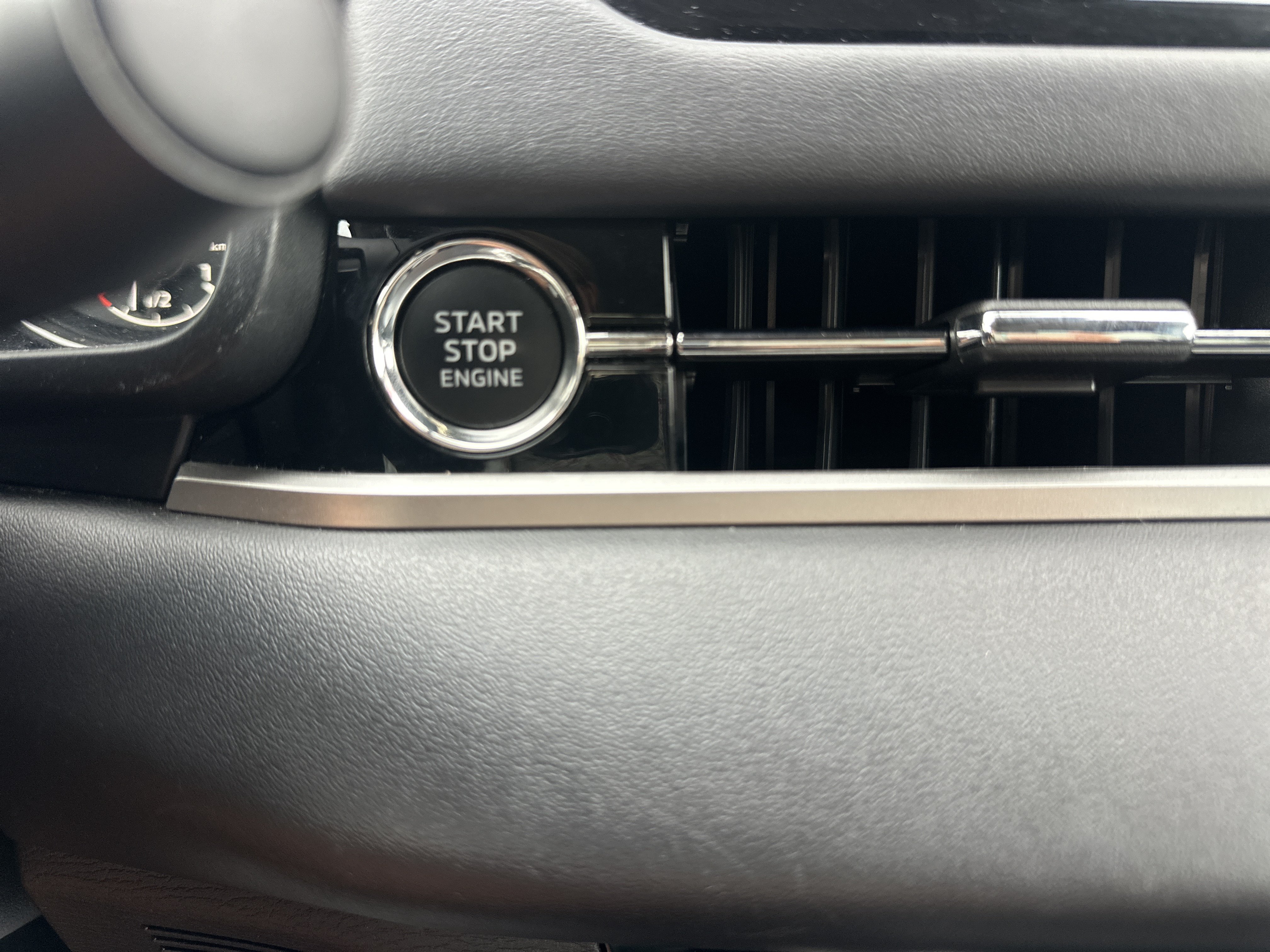 Used 2025 Mitsubishi Outlander SE AWD/4WD image 13