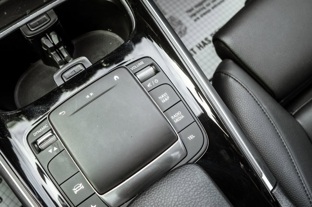 Used 2022 Mercedes-Benz GLB 250 4MATIC w/ Premium Package Lite image 20